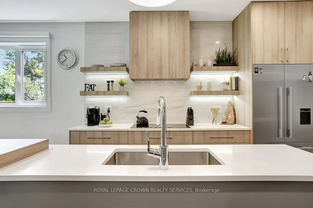 2208 Red Thorne Avenue