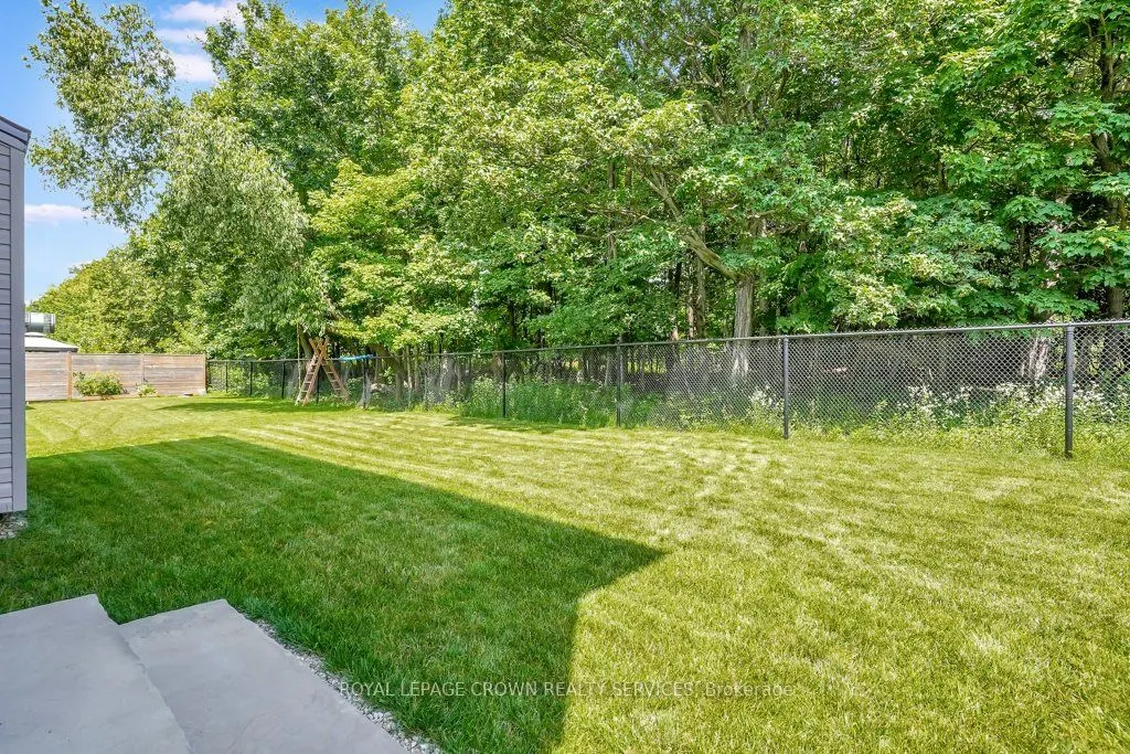 2208 Red Thorne Avenue