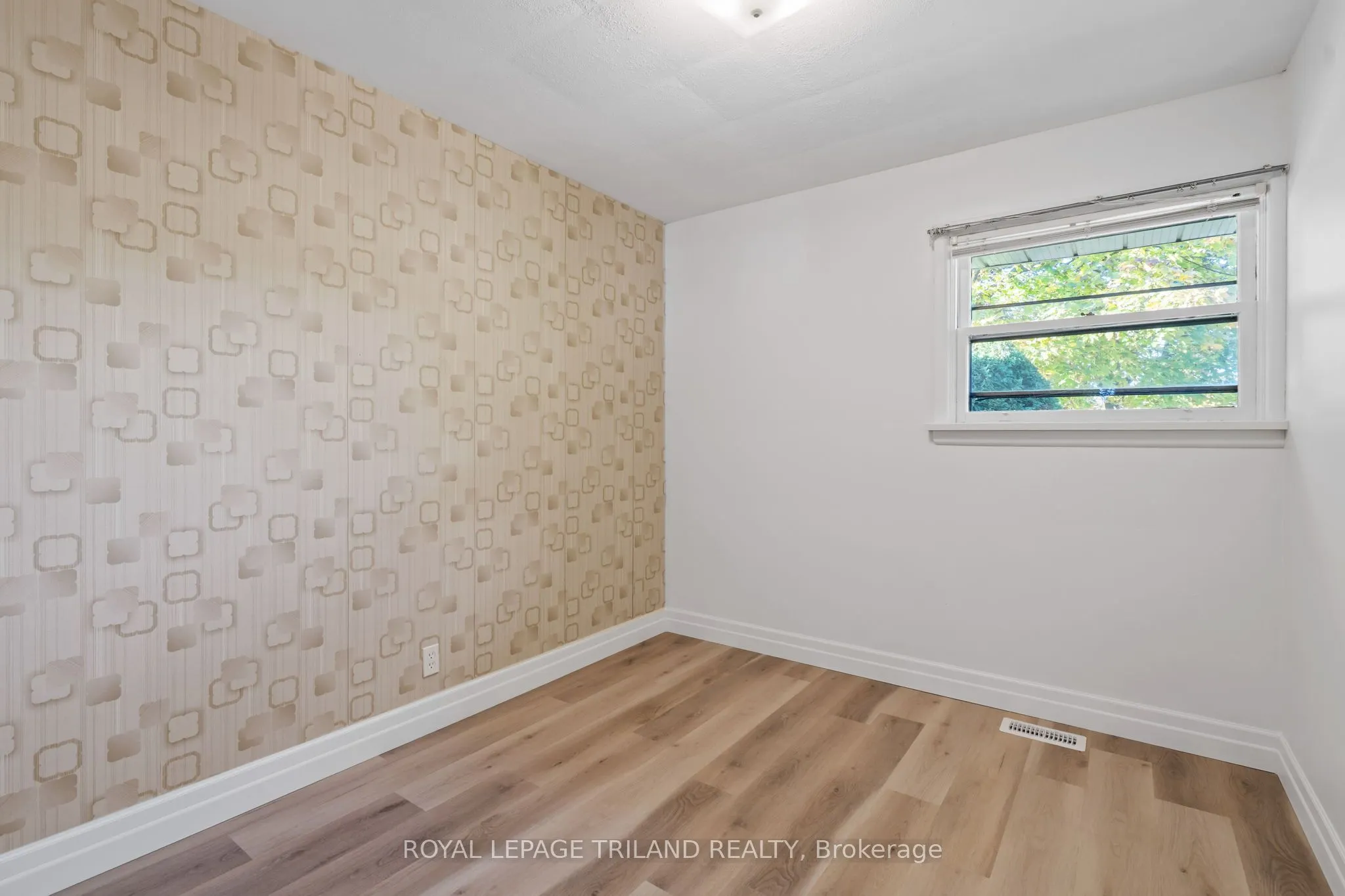 178 Kirkland Crescent