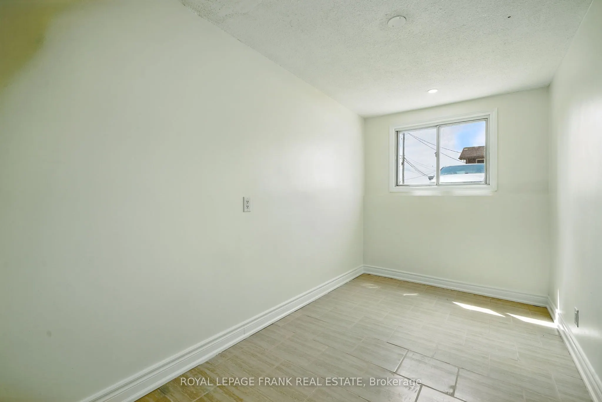 88 Mary Street W, #4