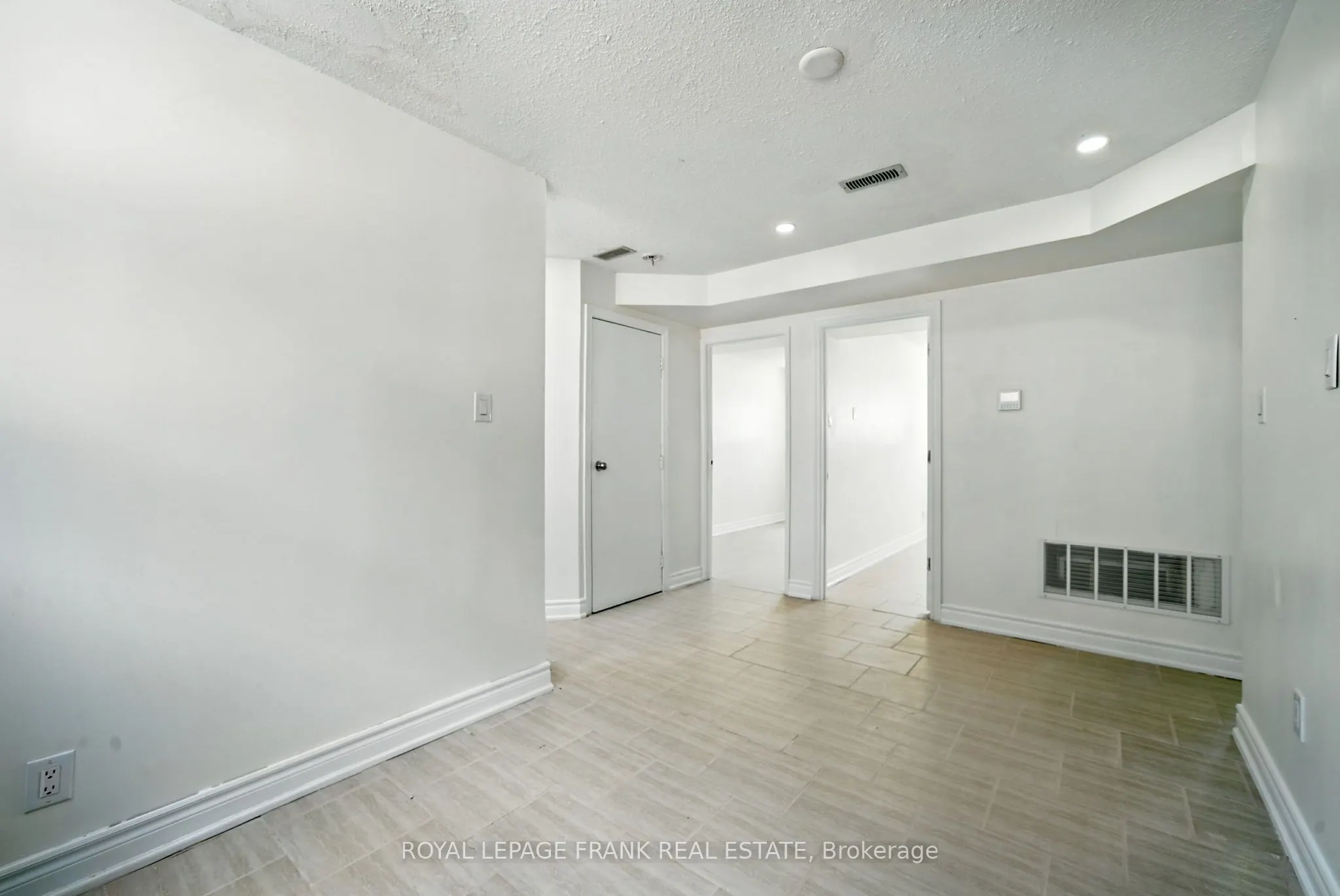 88 Mary Street W, #4