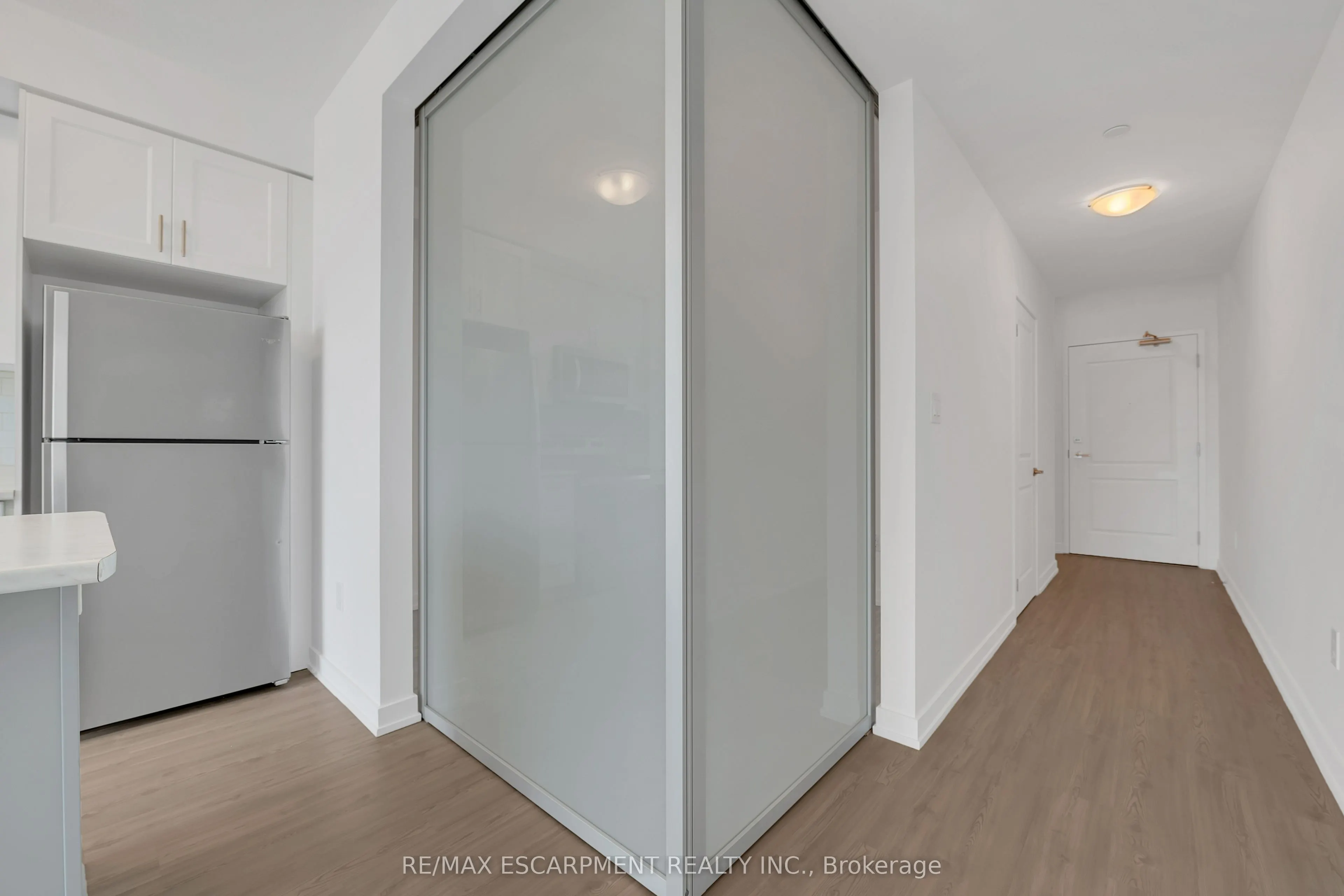 450 Dundas Street, #319