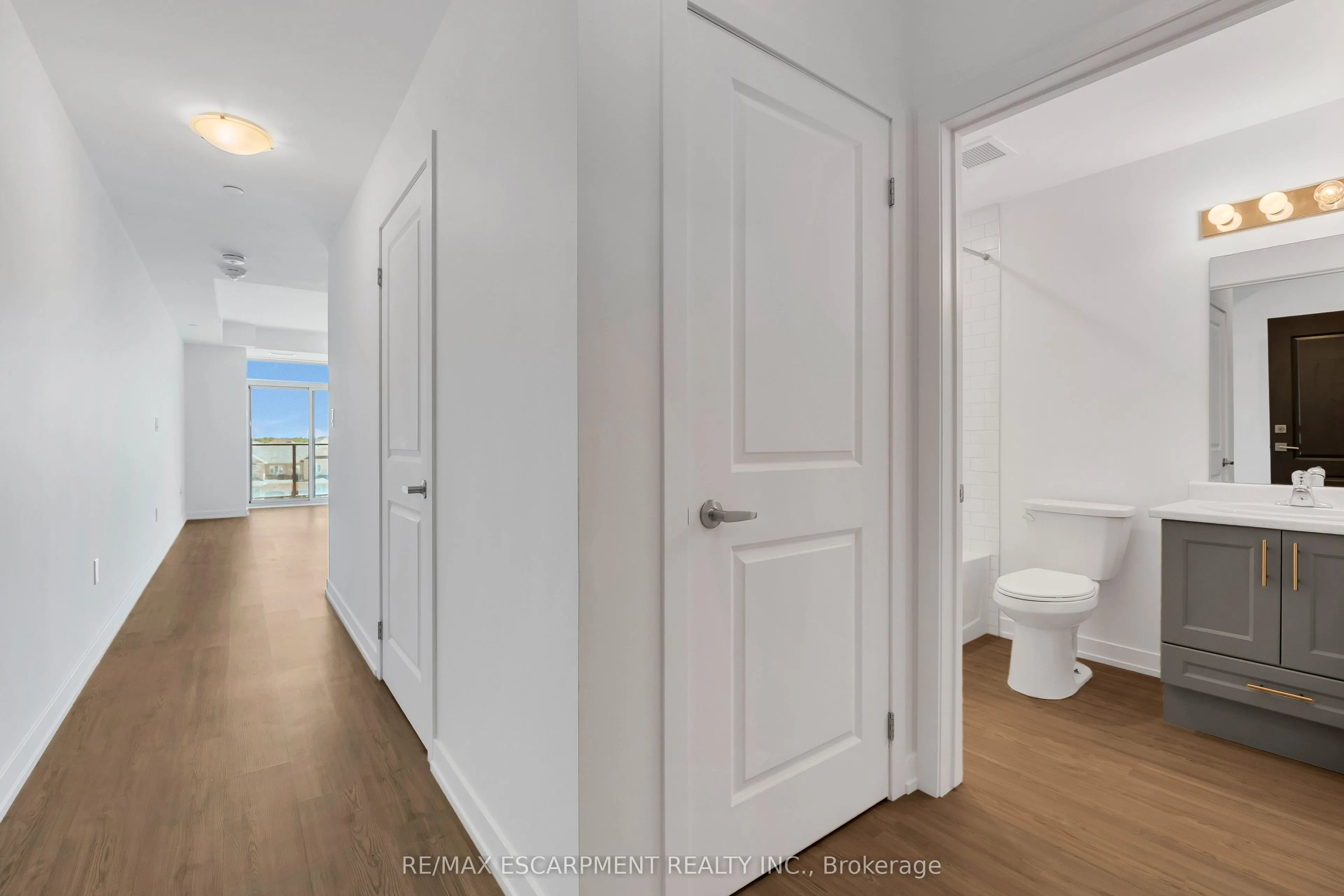 450 Dundas Street, #319