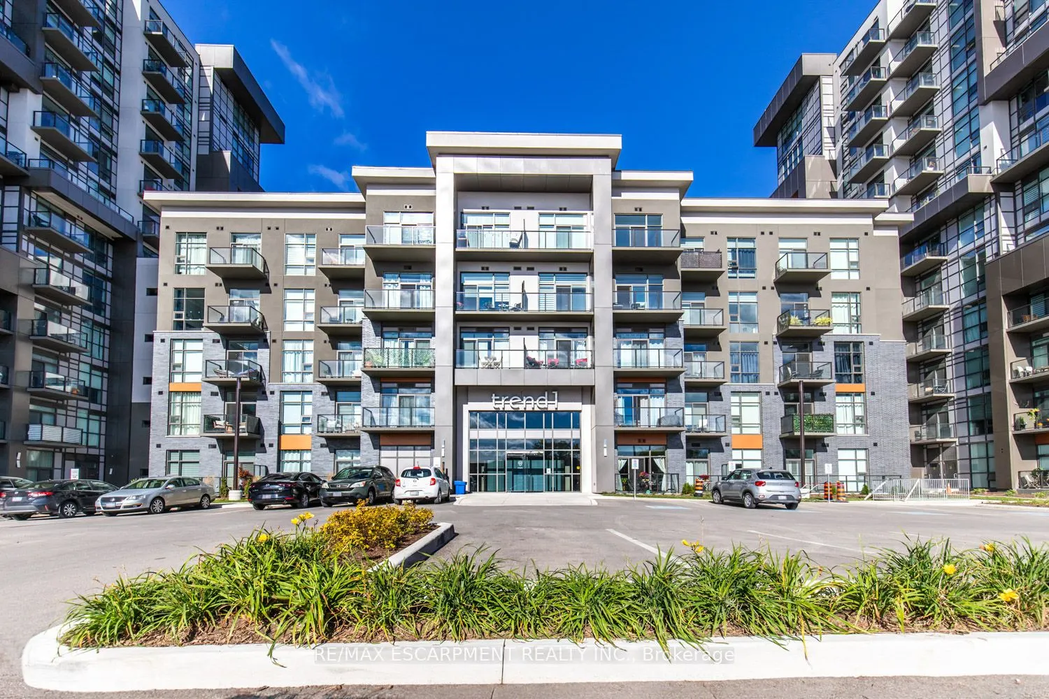 450 Dundas Street, #319