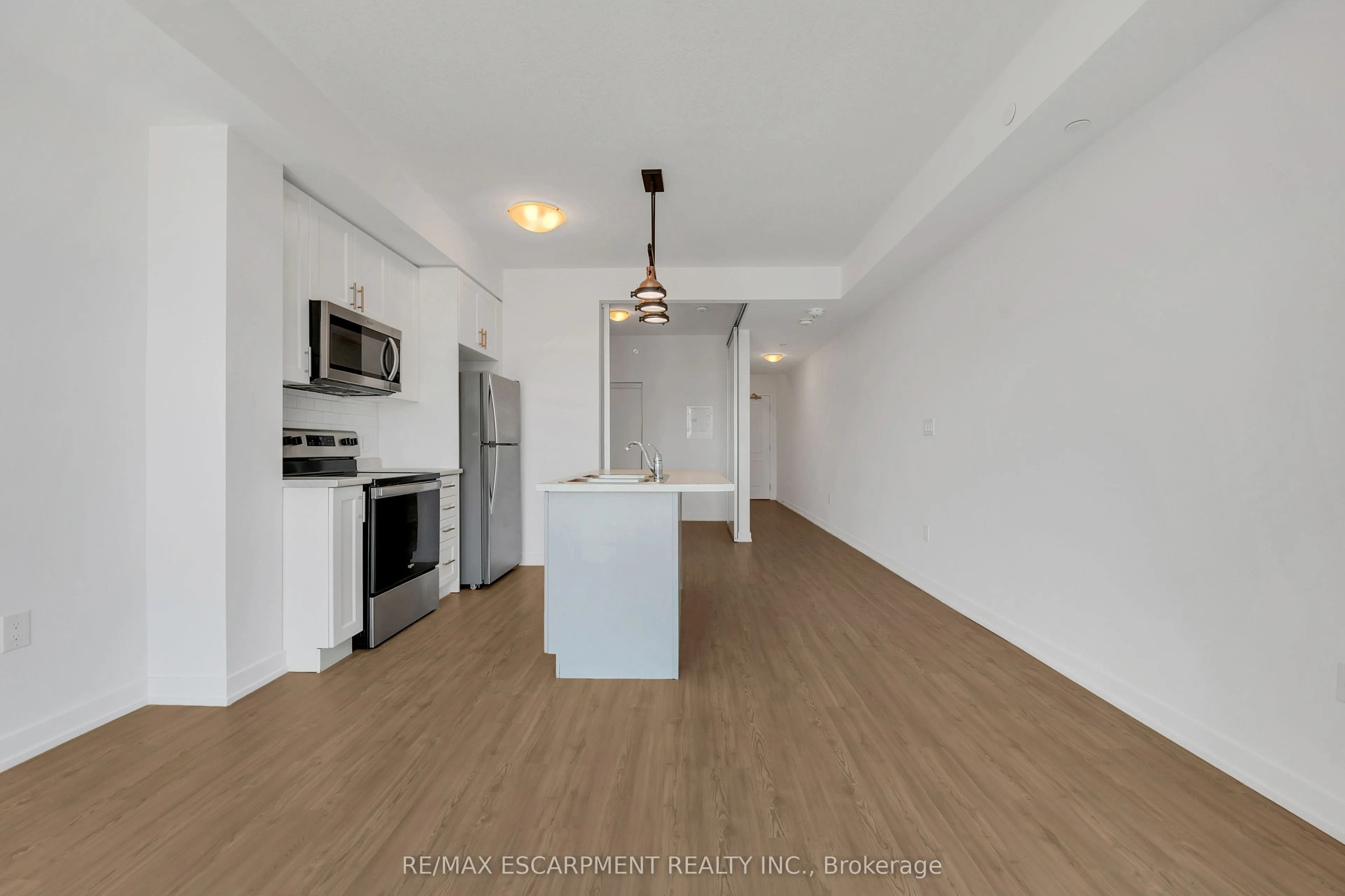 450 Dundas Street, #319