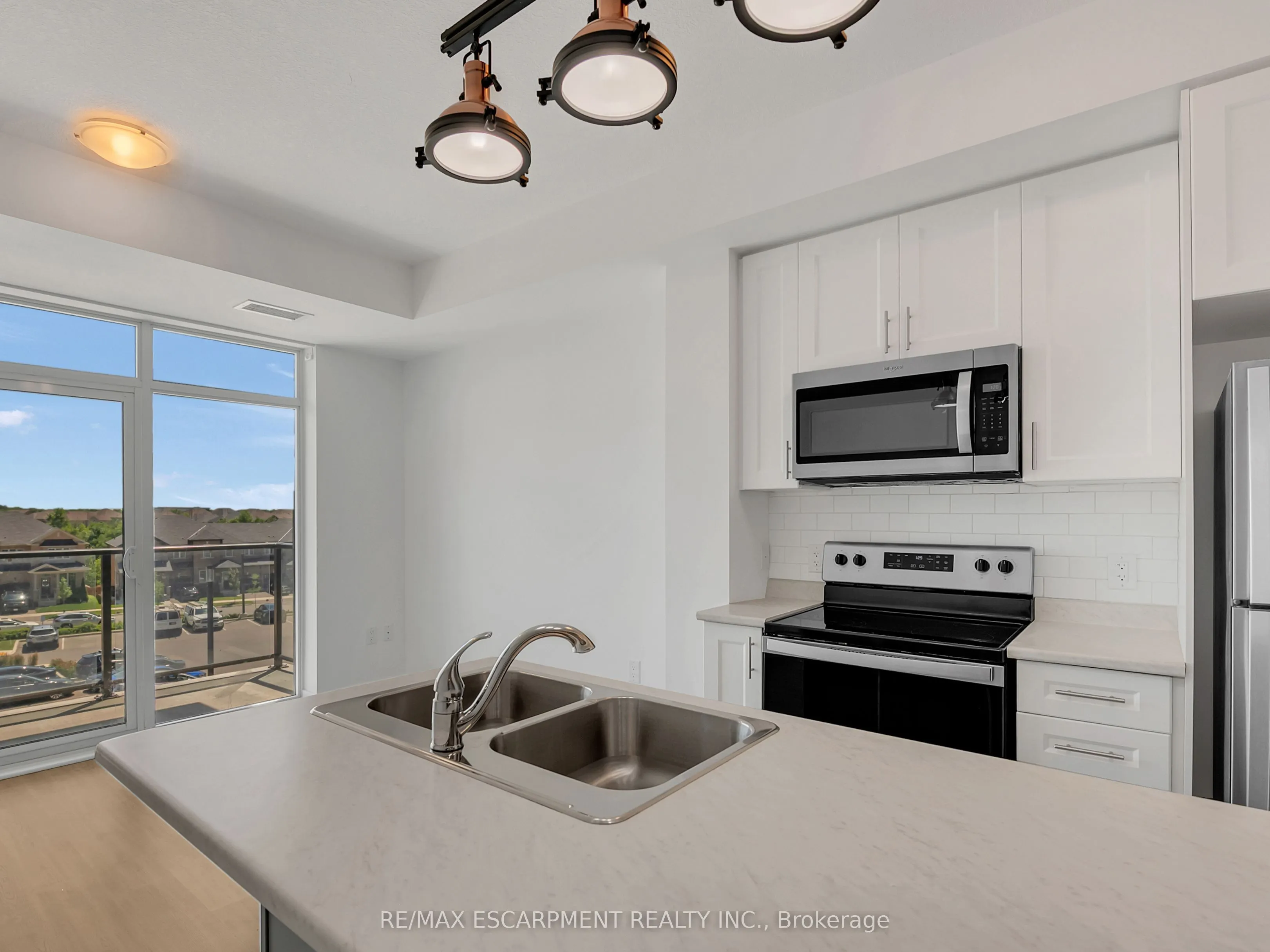 450 Dundas Street, #319