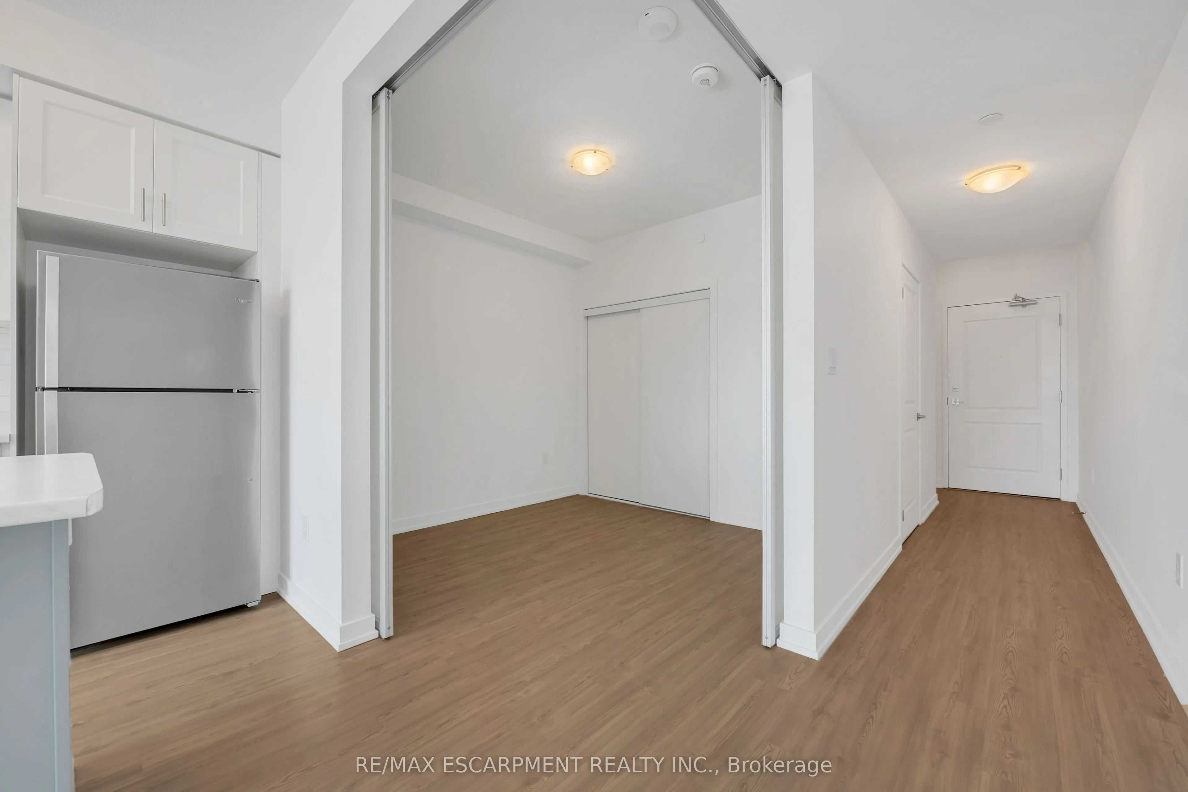 450 Dundas Street, #319