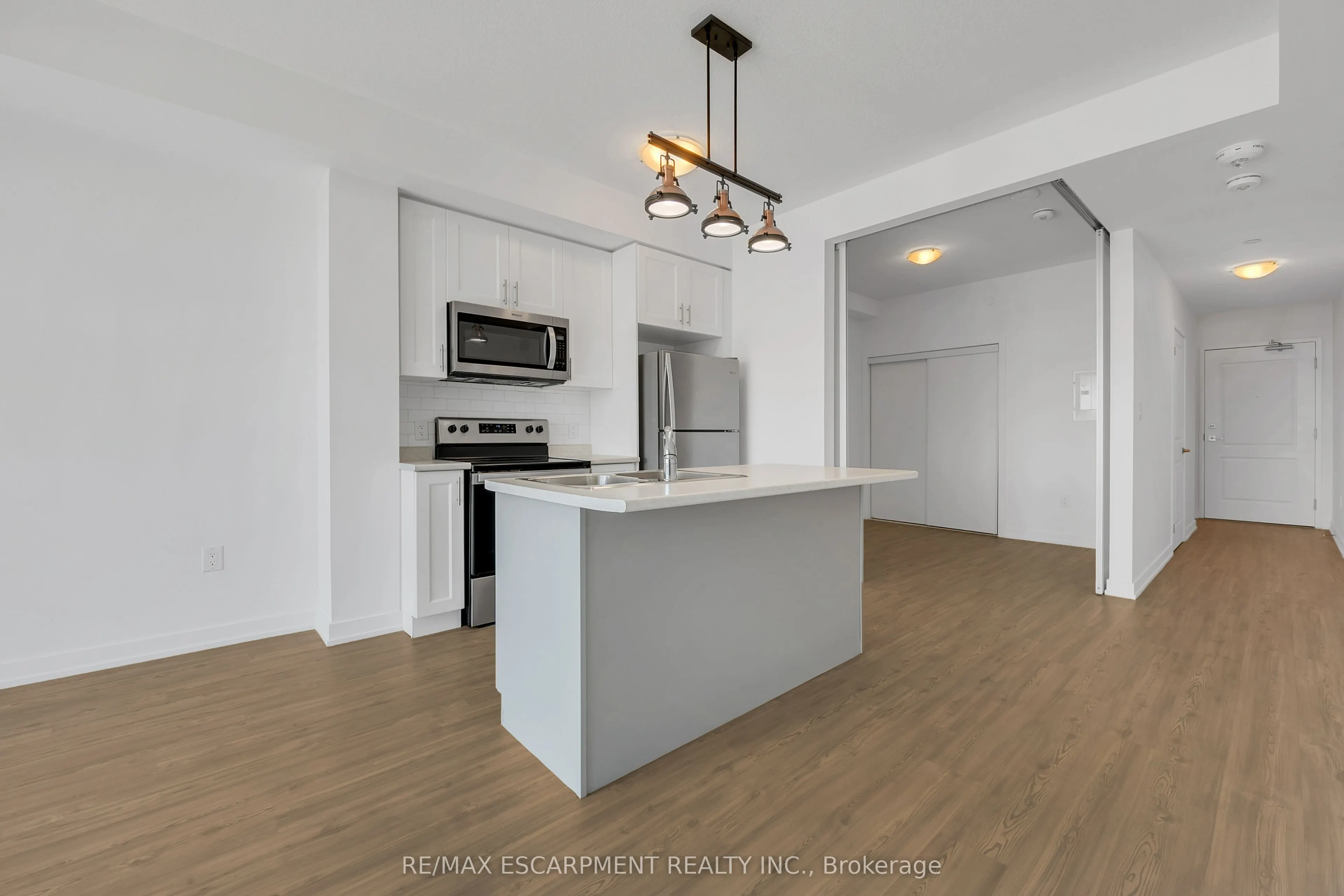 450 Dundas Street, #319