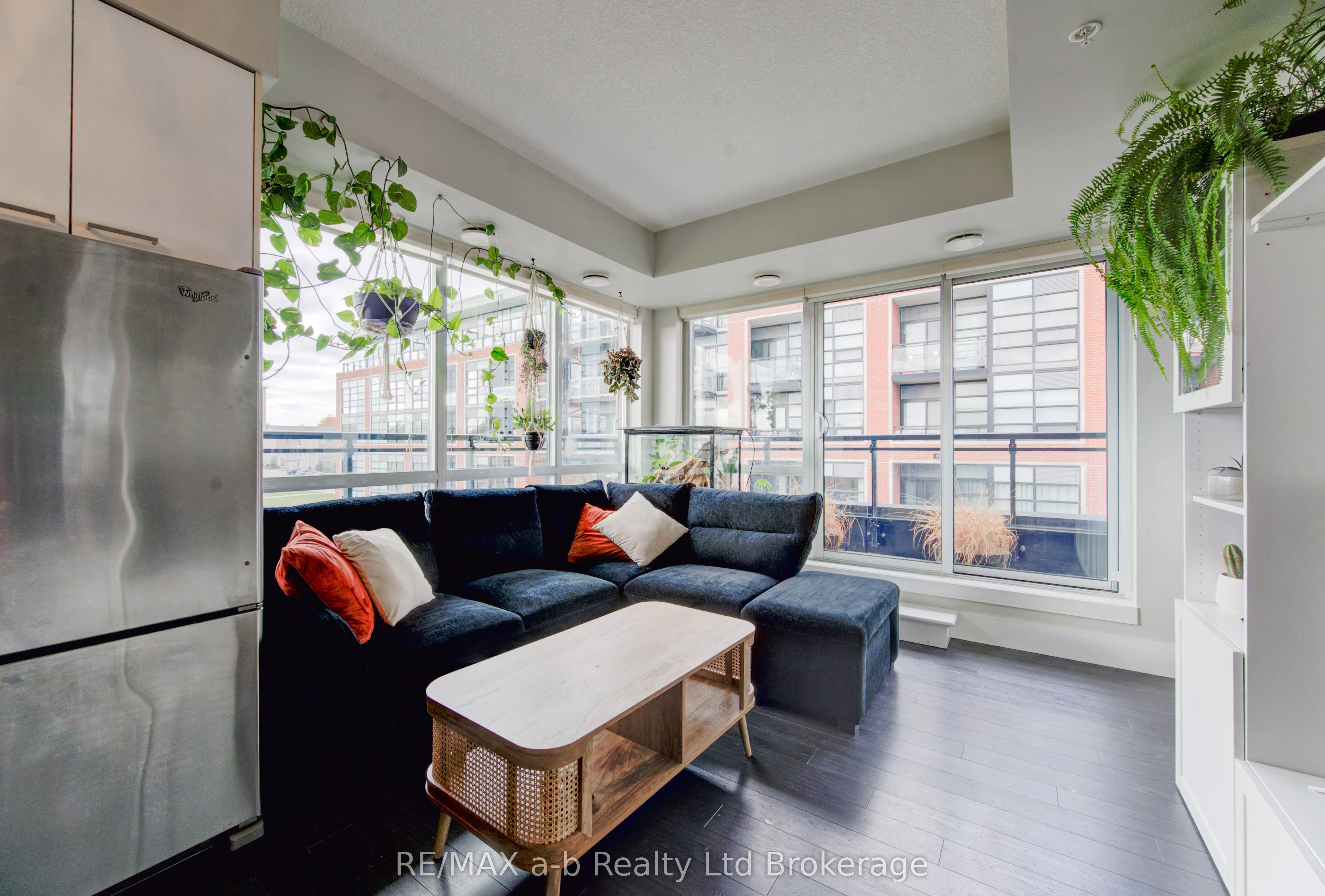 155 St Leger Street, #415