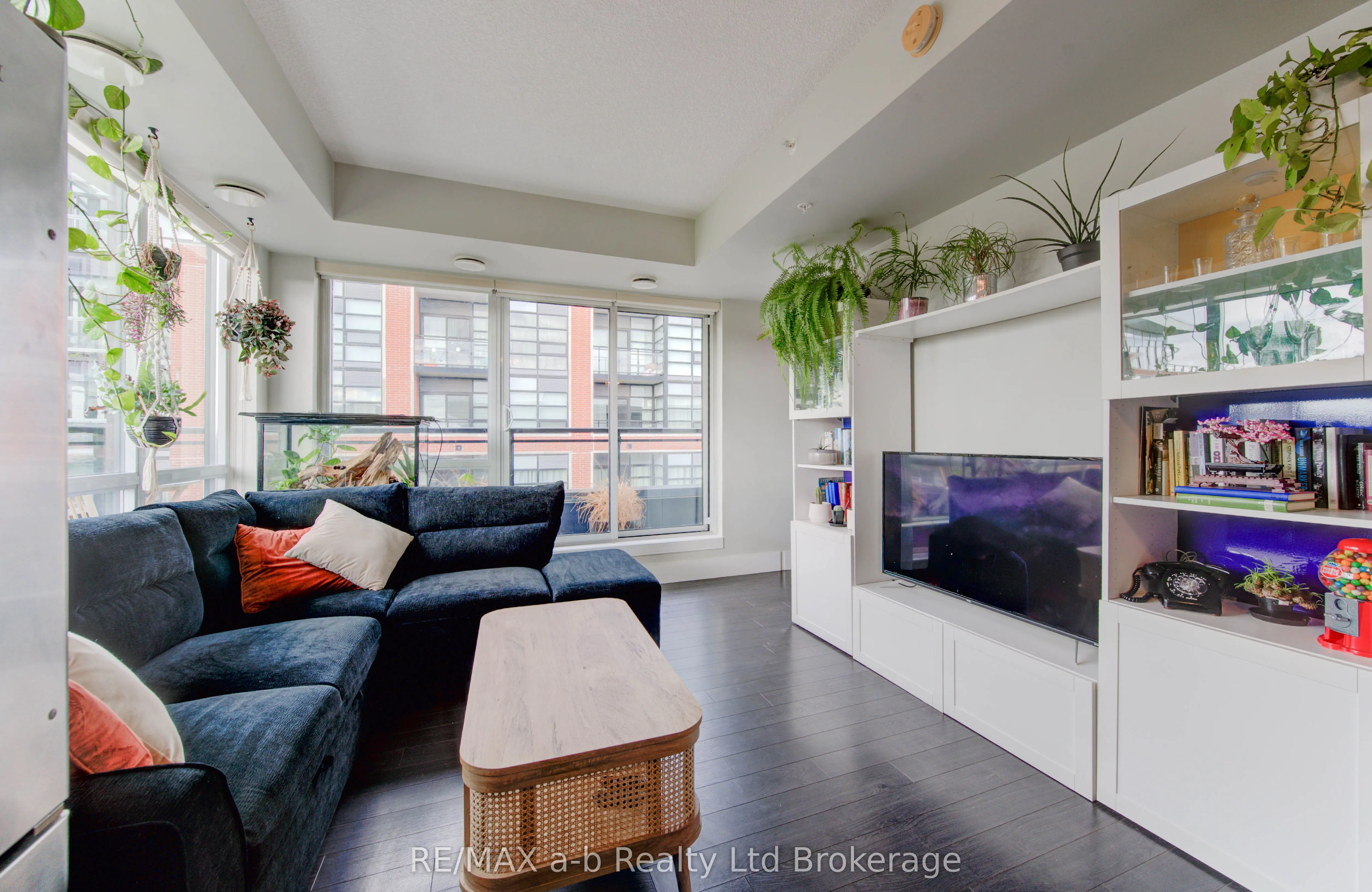 155 St Leger Street, #415