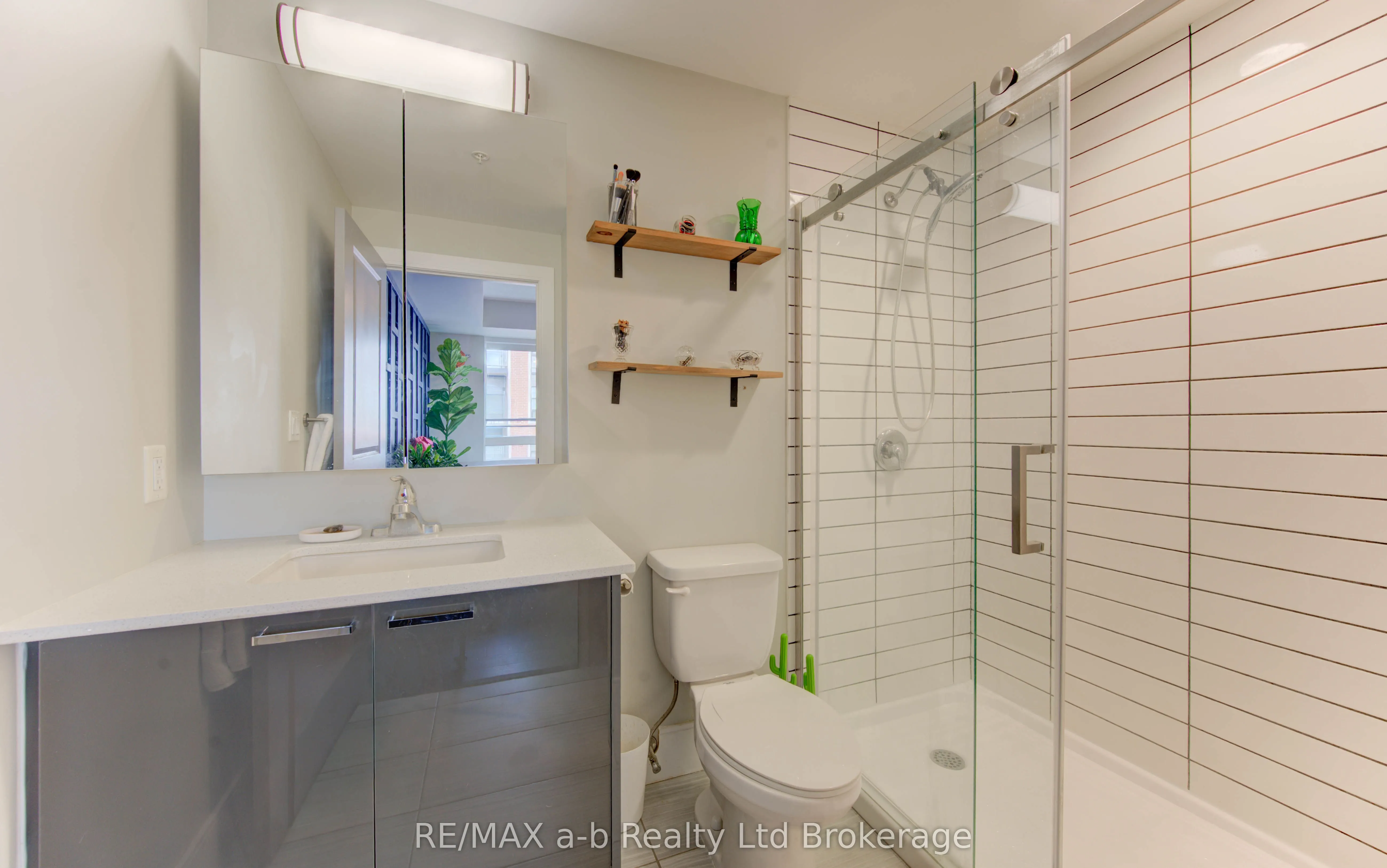 155 St Leger Street, #415