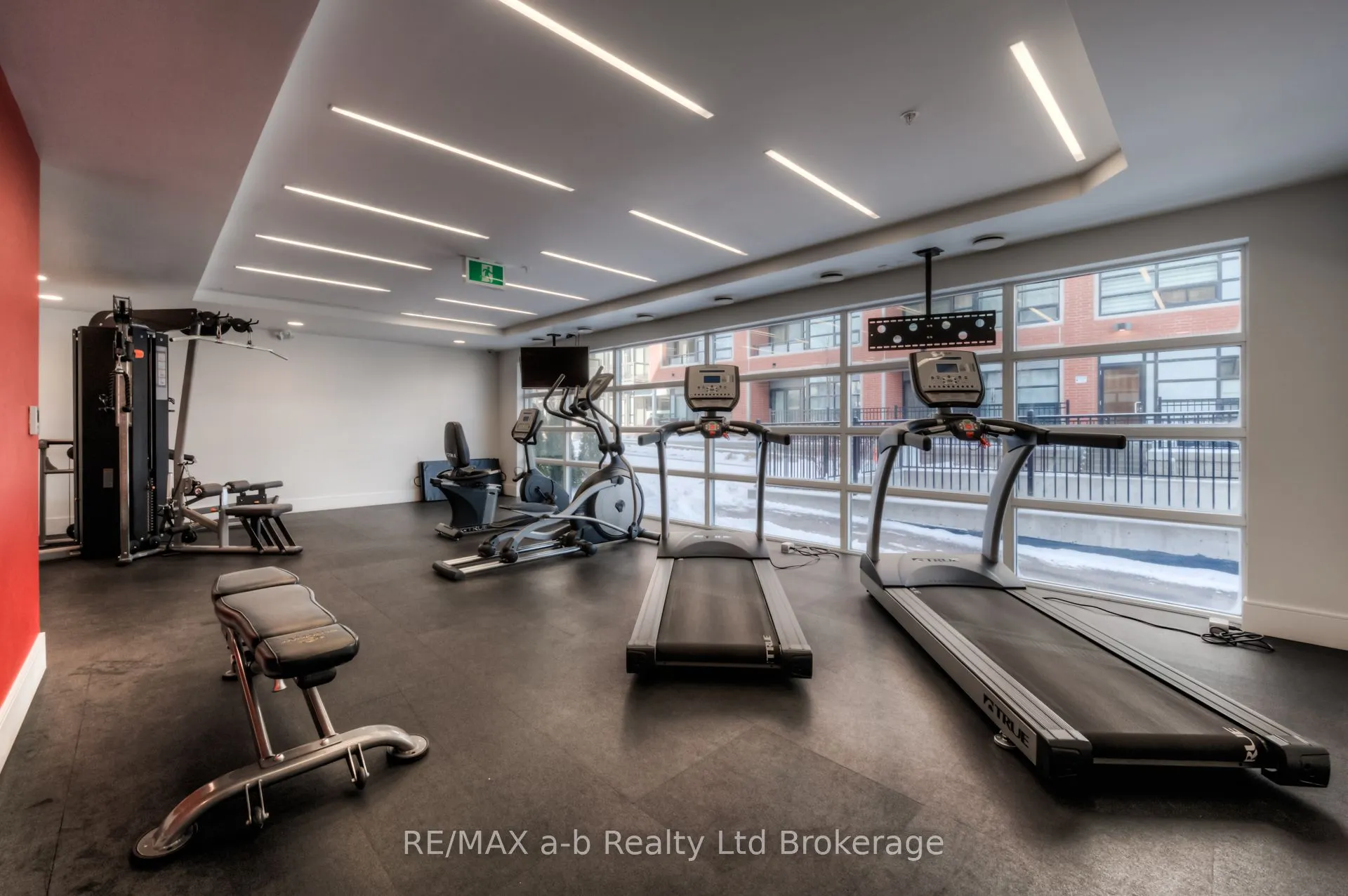 155 St Leger Street, #415