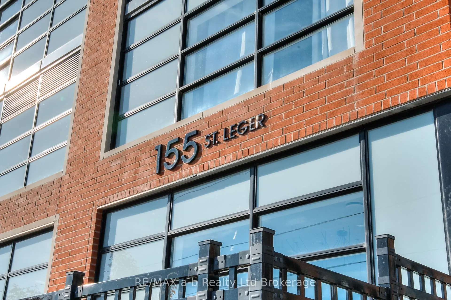 155 St Leger Street, #415