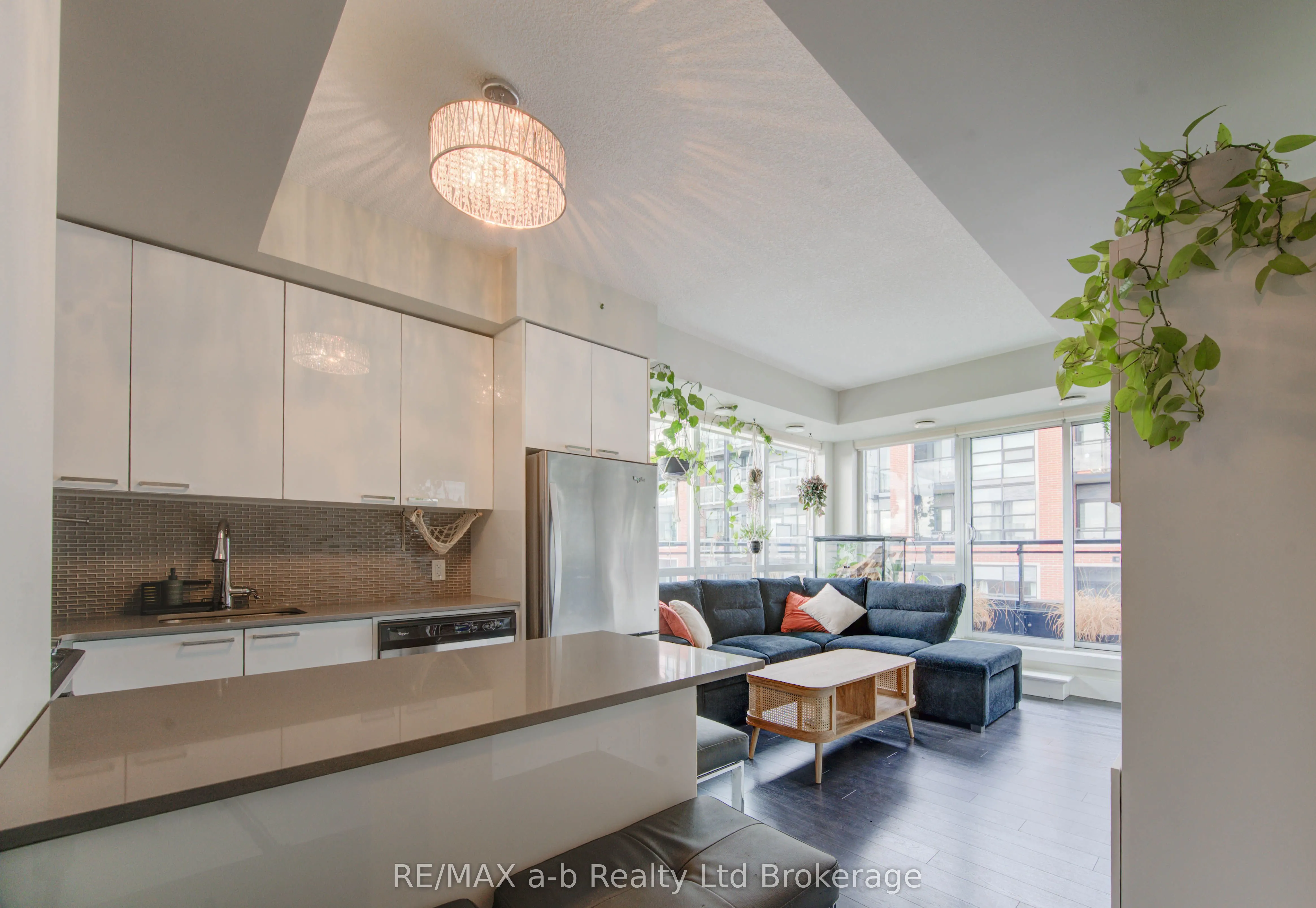 155 St Leger Street, #415