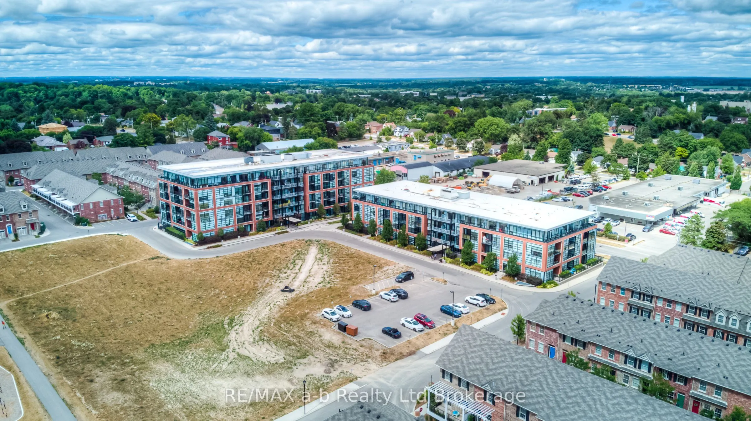 155 St Leger Street, #415