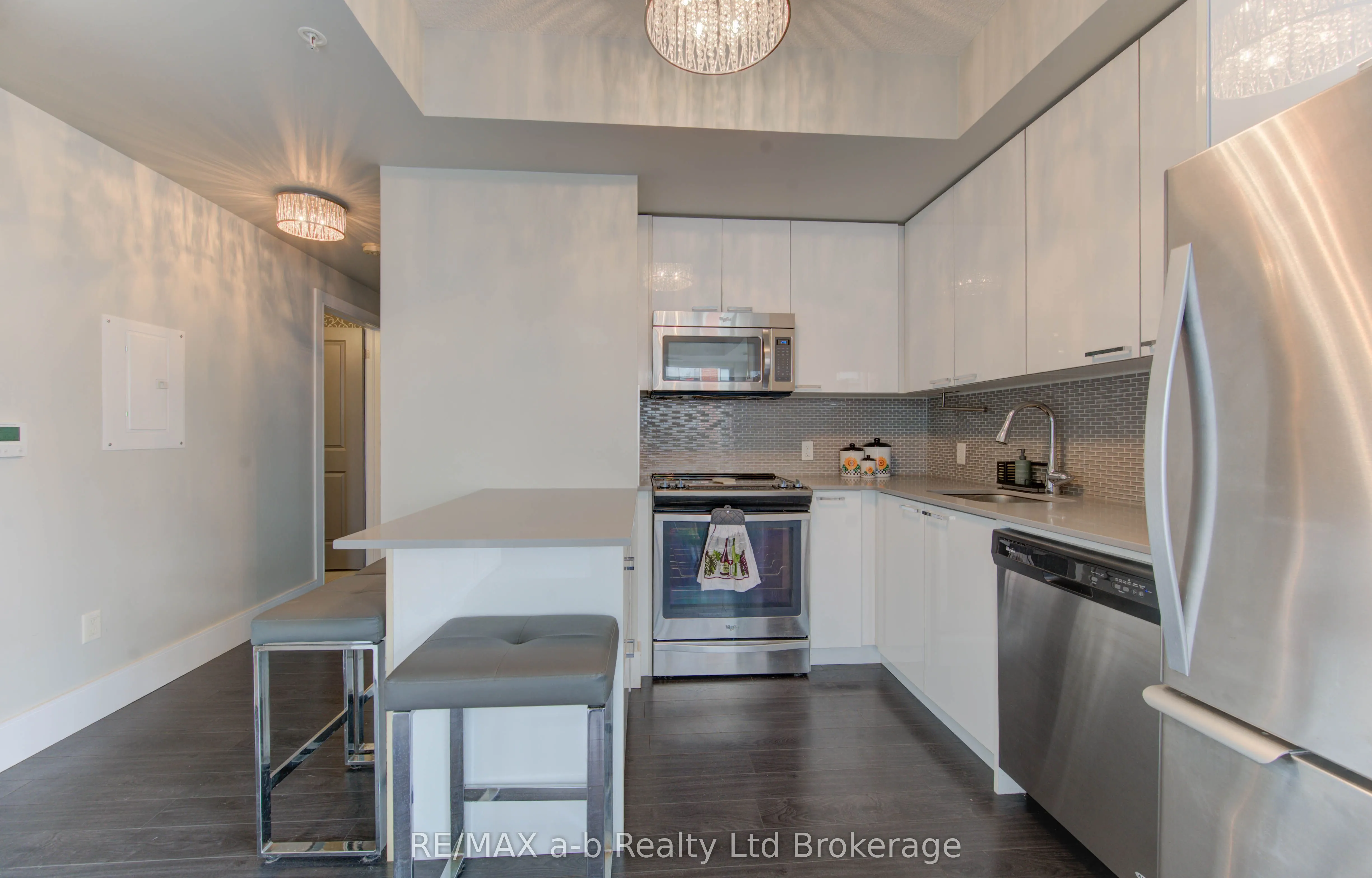 155 St Leger Street, #415