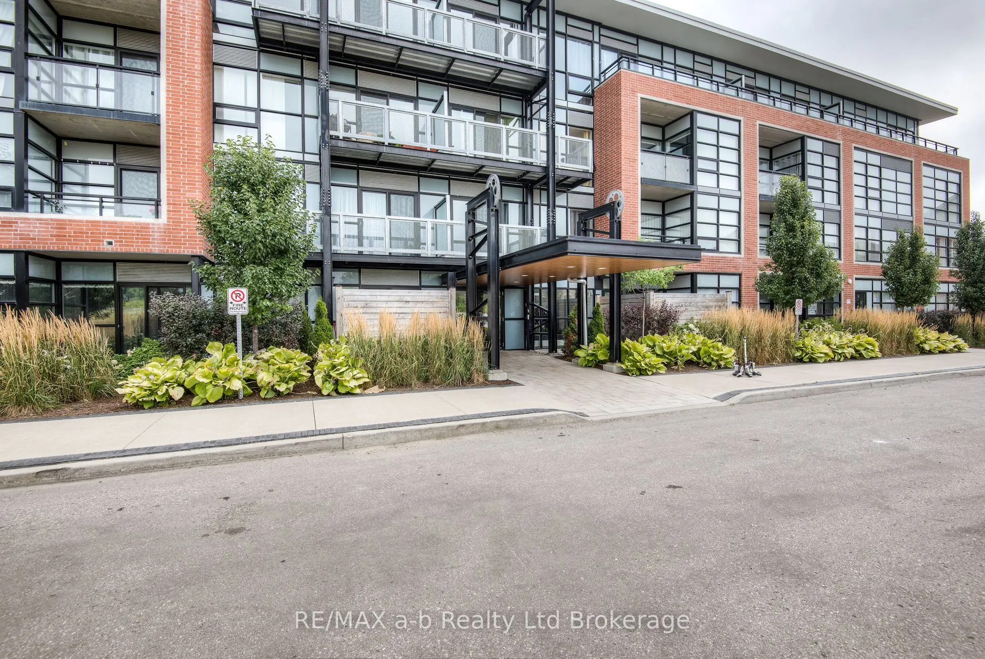 155 St Leger Street, #415