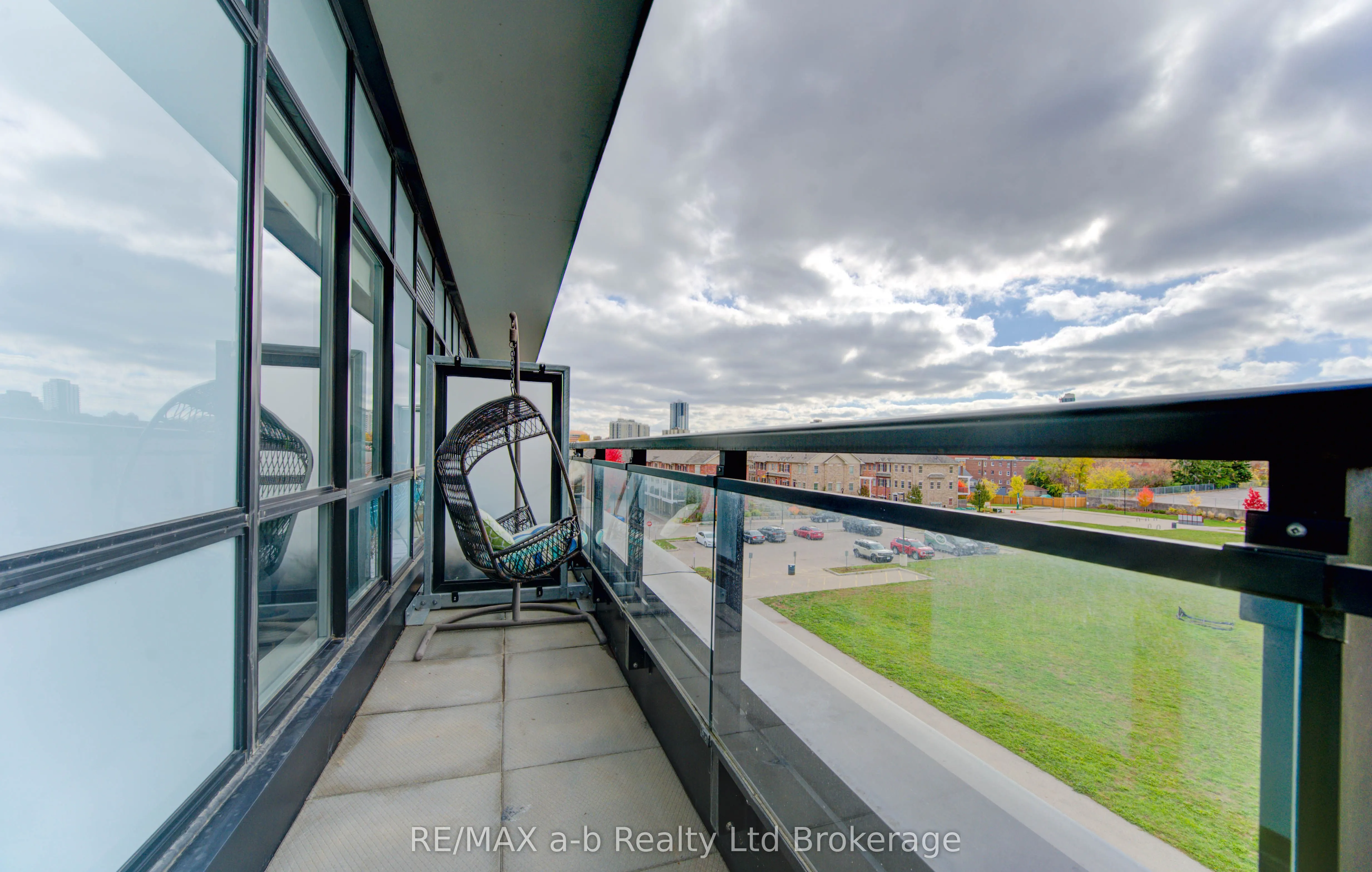 155 St Leger Street, #415