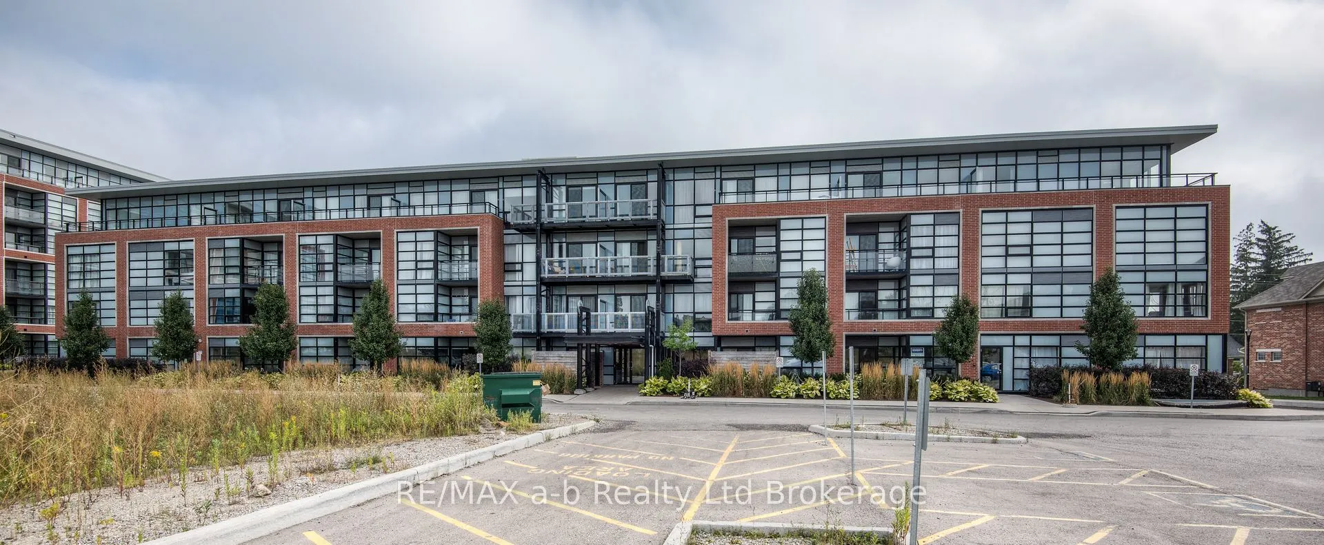 155 St Leger Street, #415