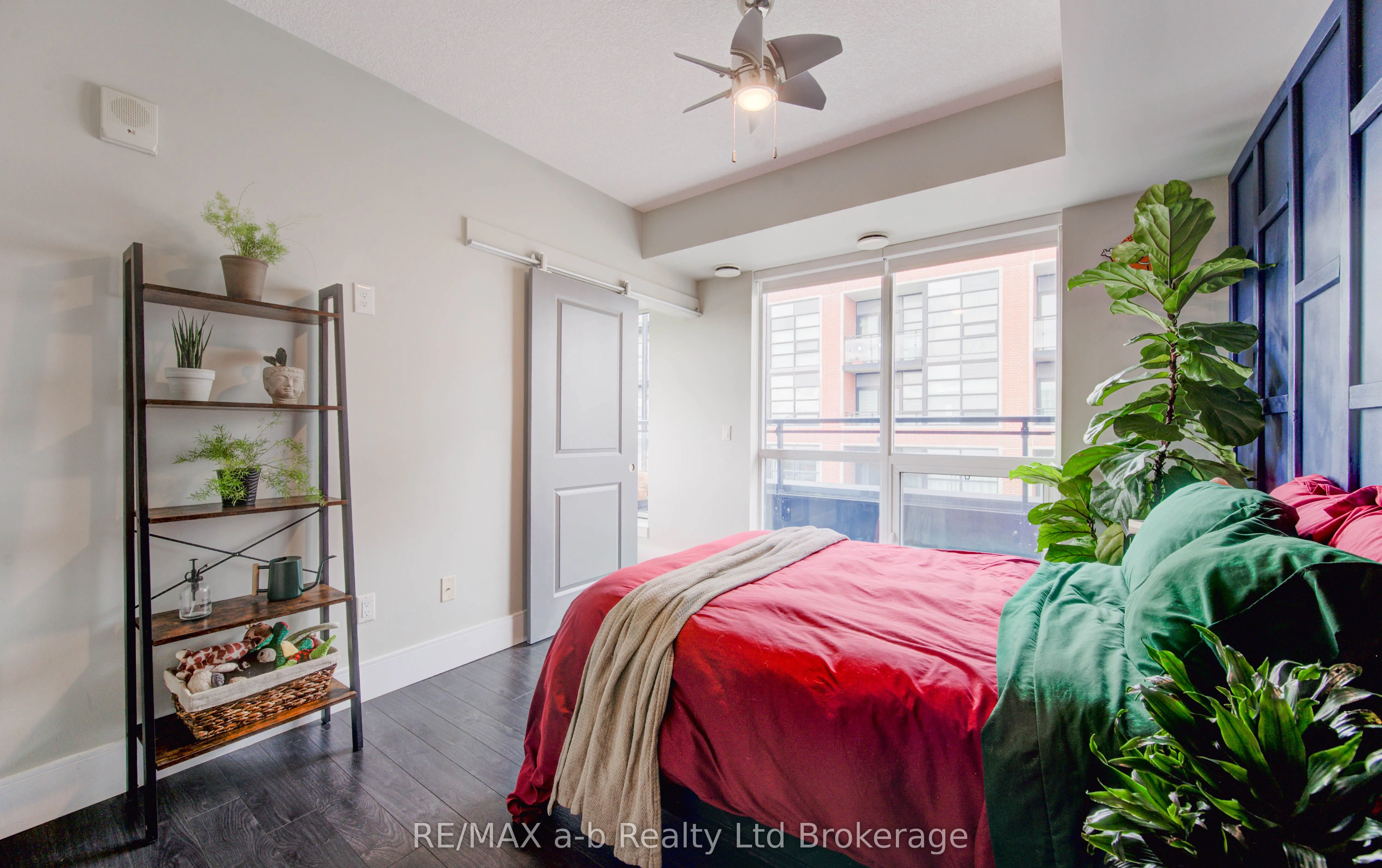 155 St Leger Street, #415