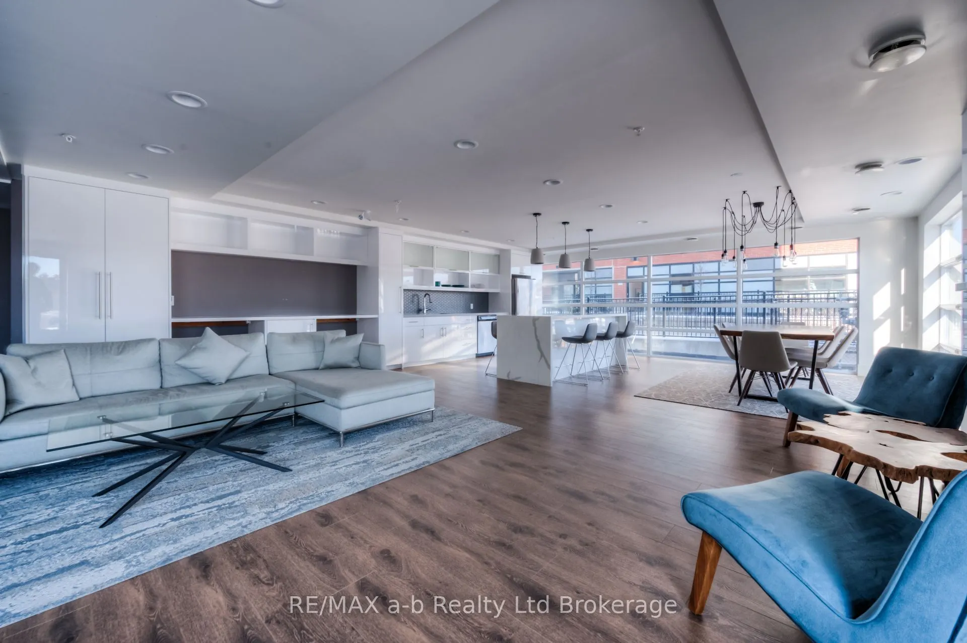 155 St Leger Street, #415