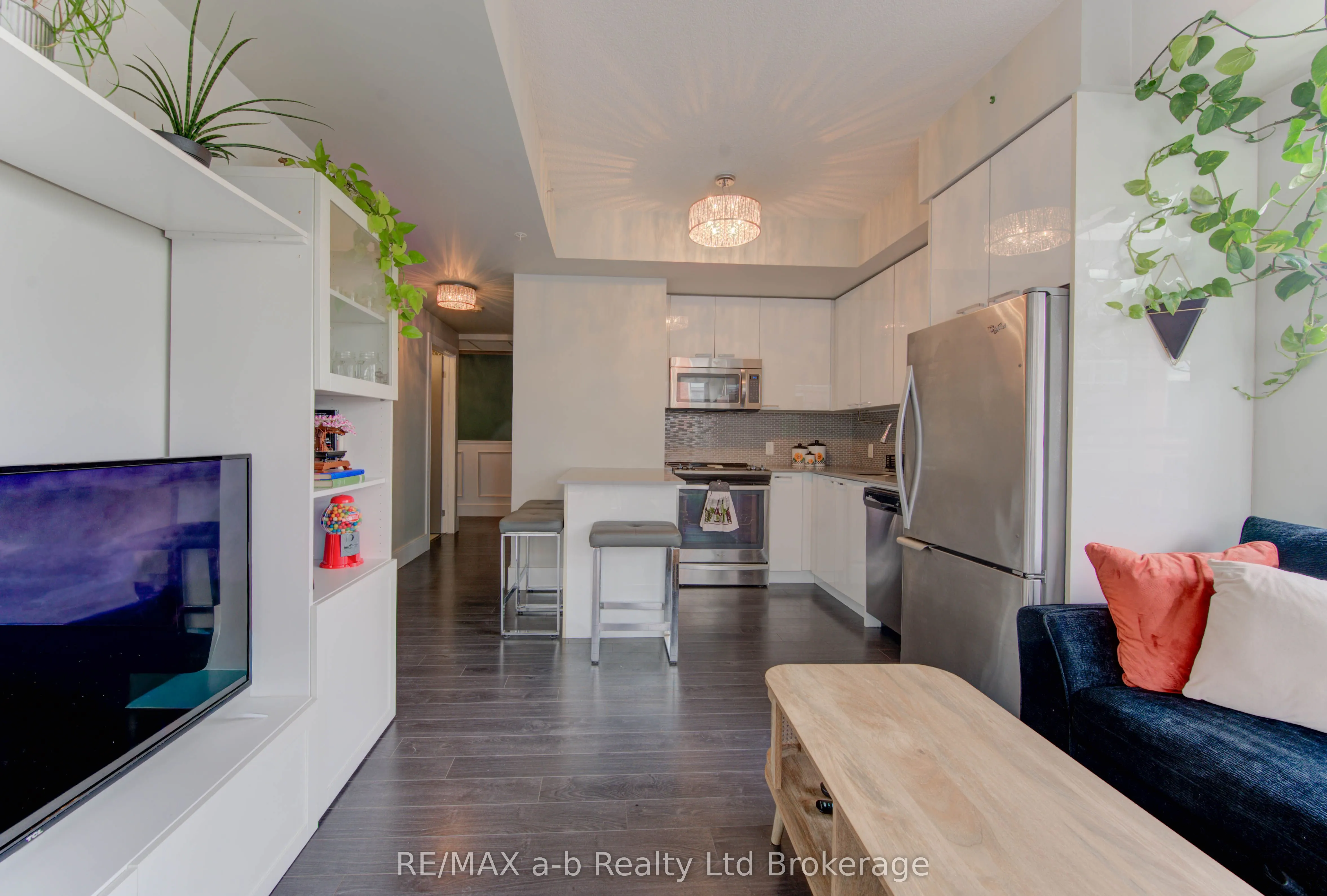 155 St Leger Street, #415