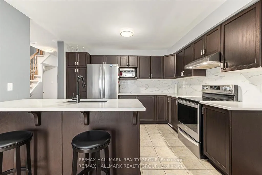 4220 KELLY FARM Drive