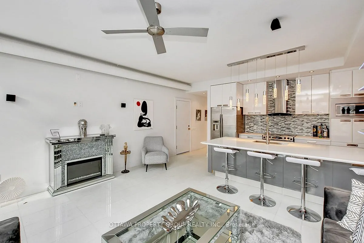 10 Chestnut Street, #C