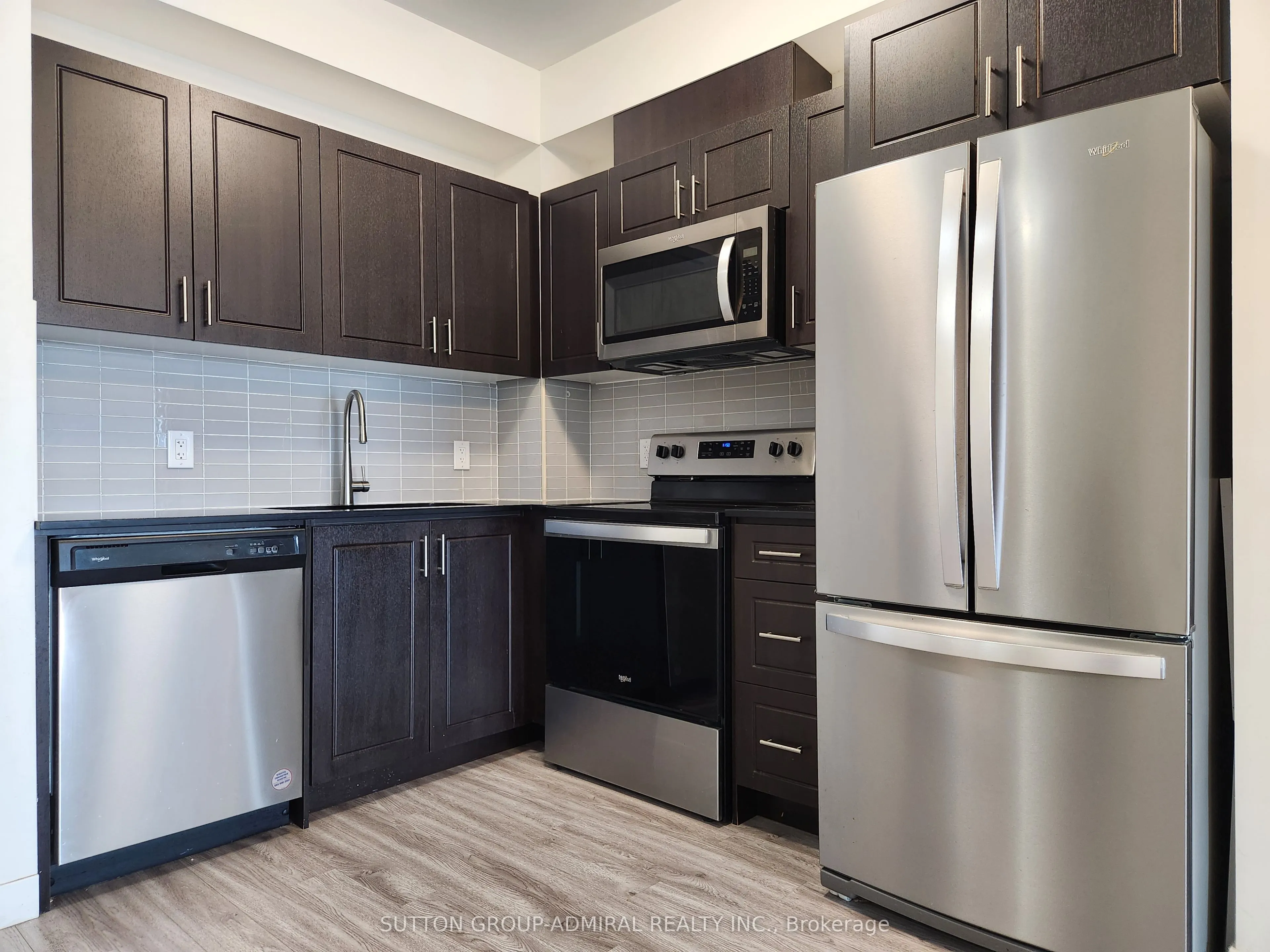 128 King Street N, #806