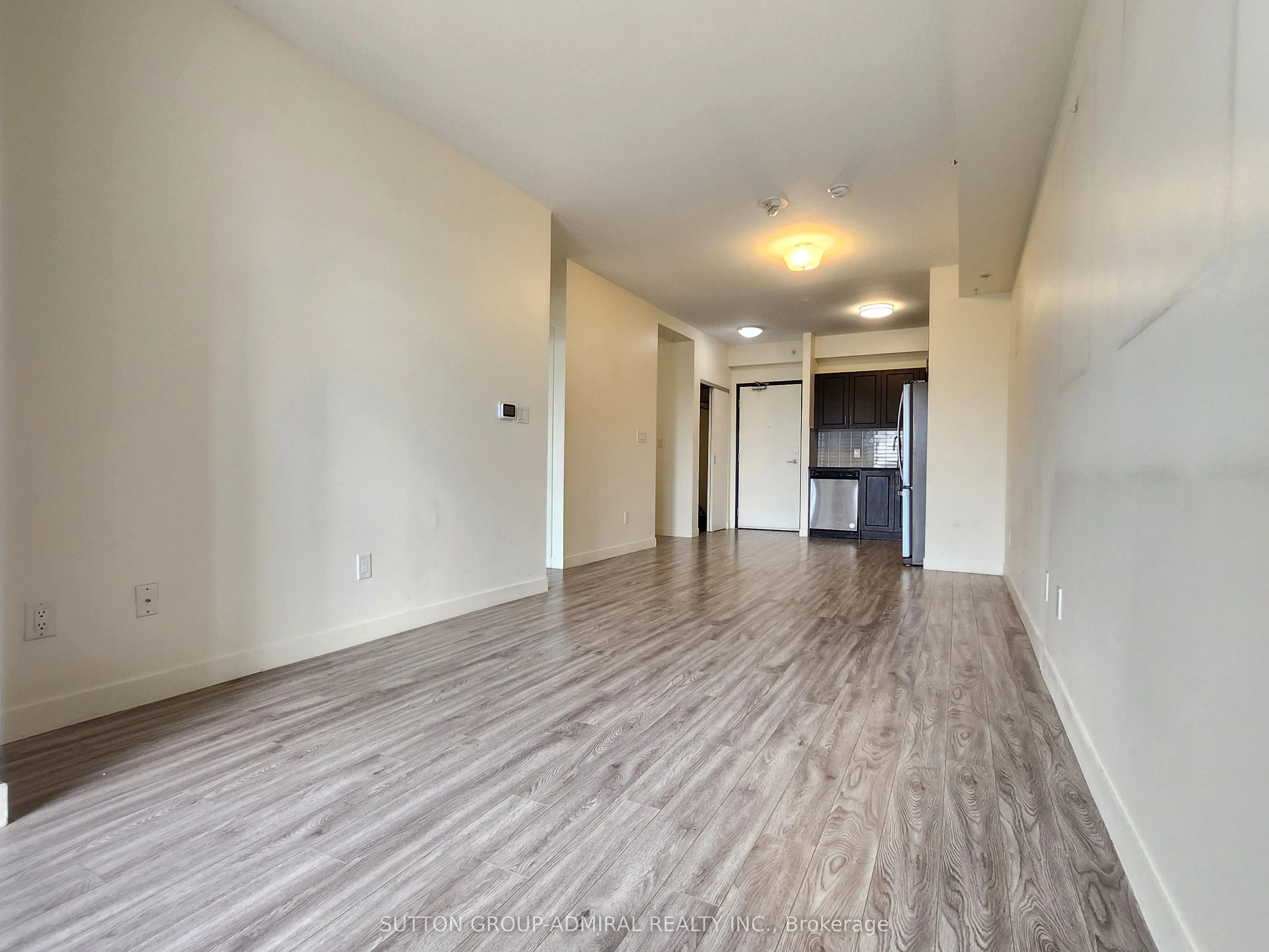 128 King Street N, #806