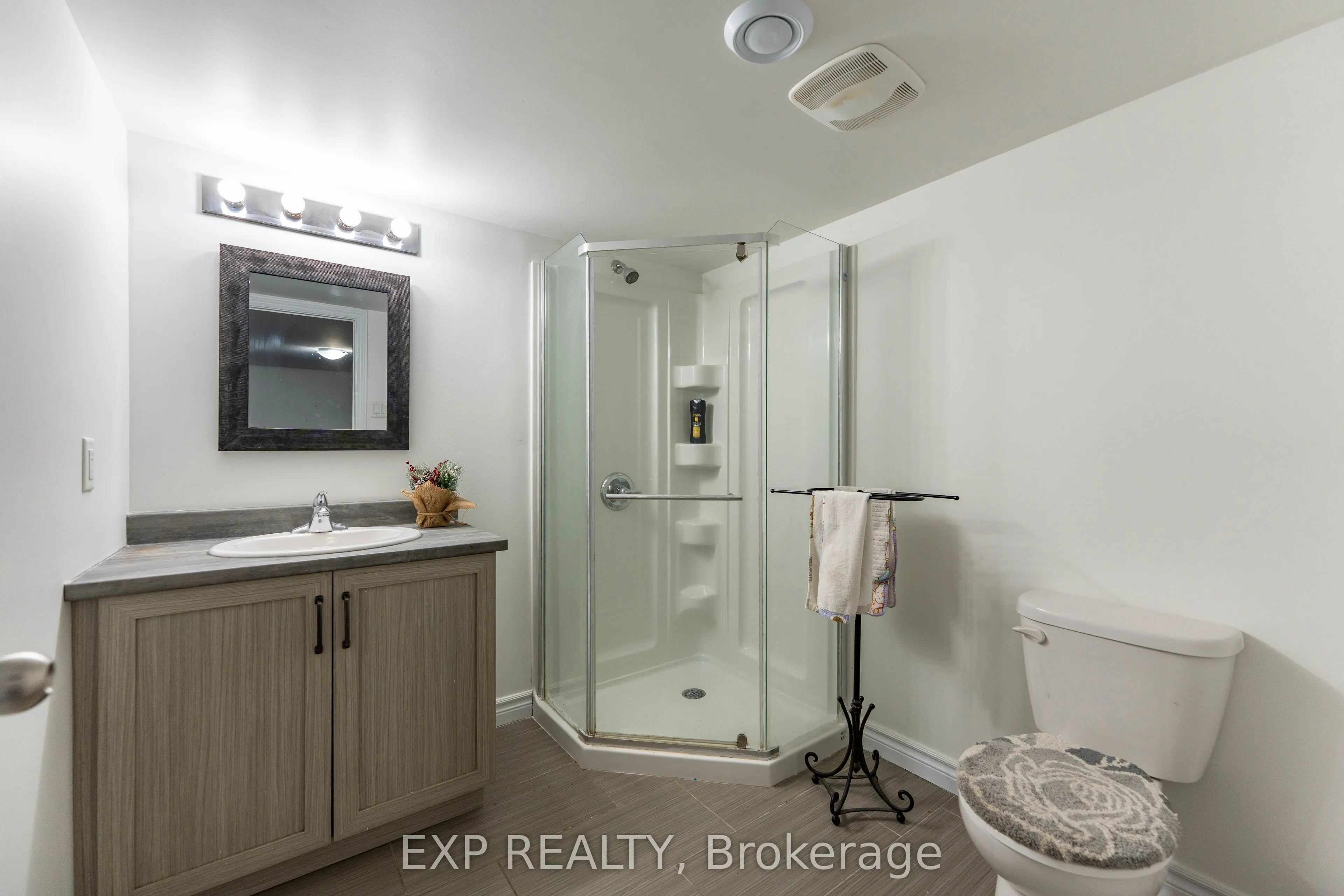 11 Place Madeleine Place