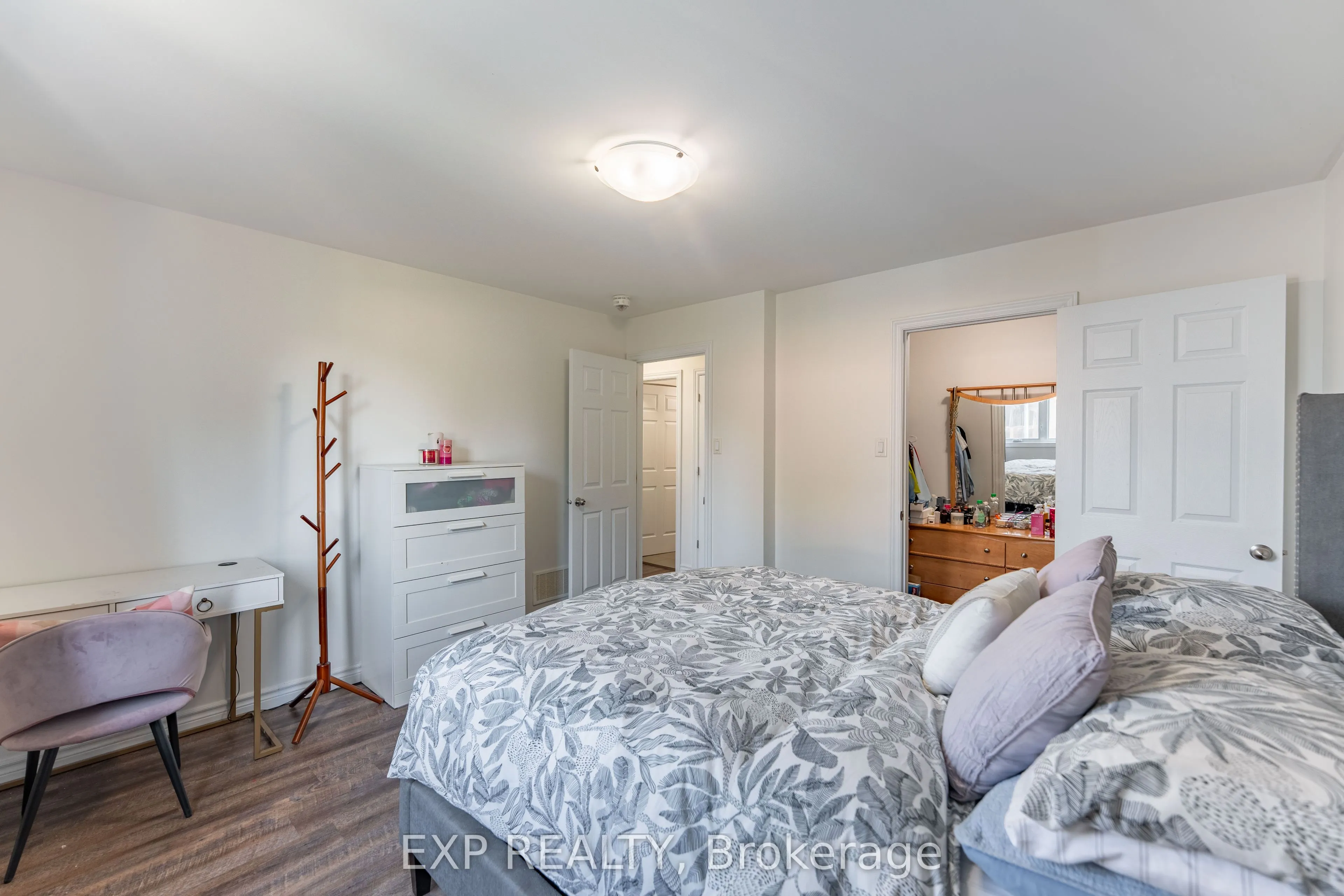 11 Place Madeleine Place