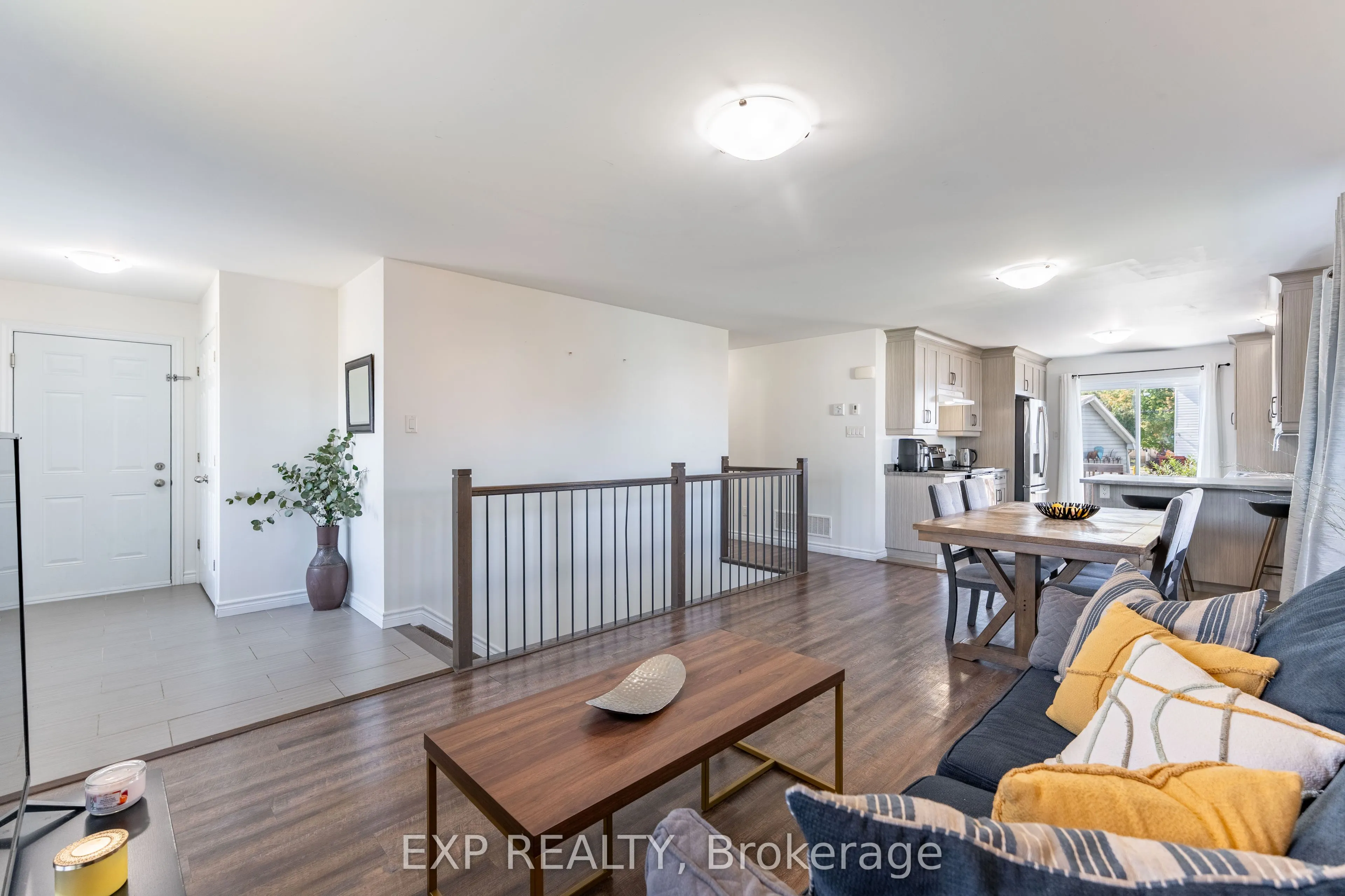 11 Place Madeleine Place