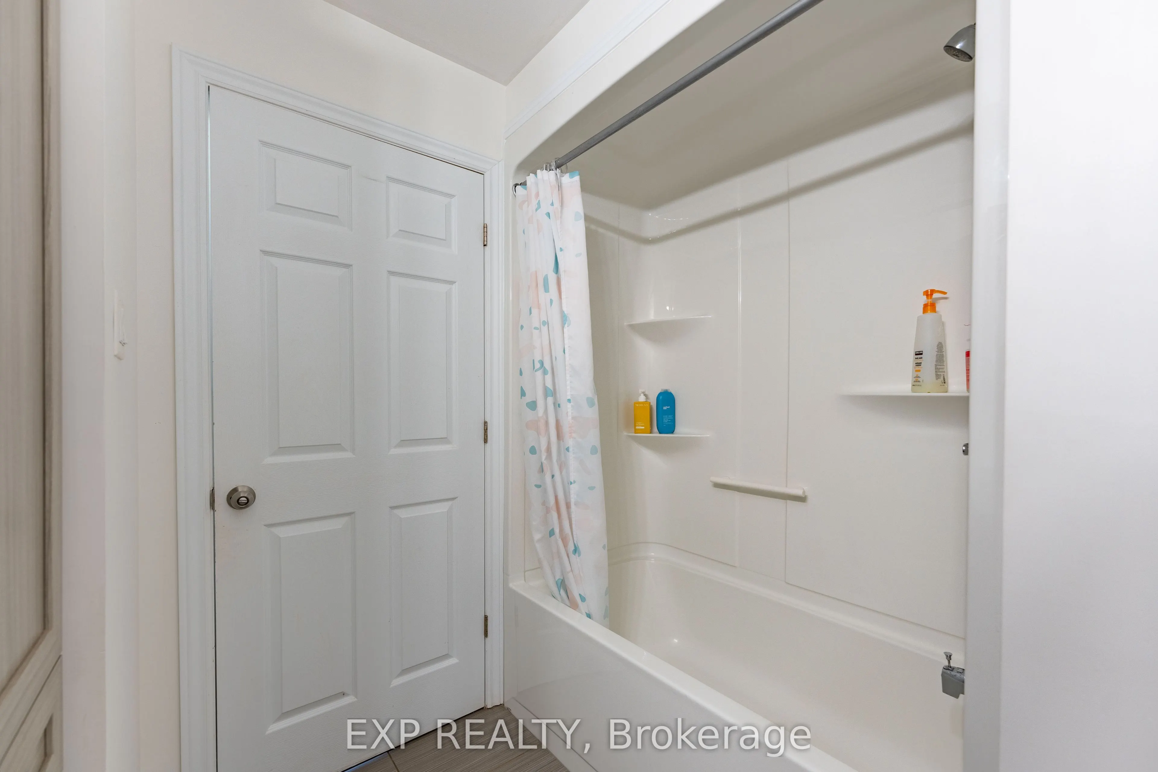 11 Place Madeleine Place