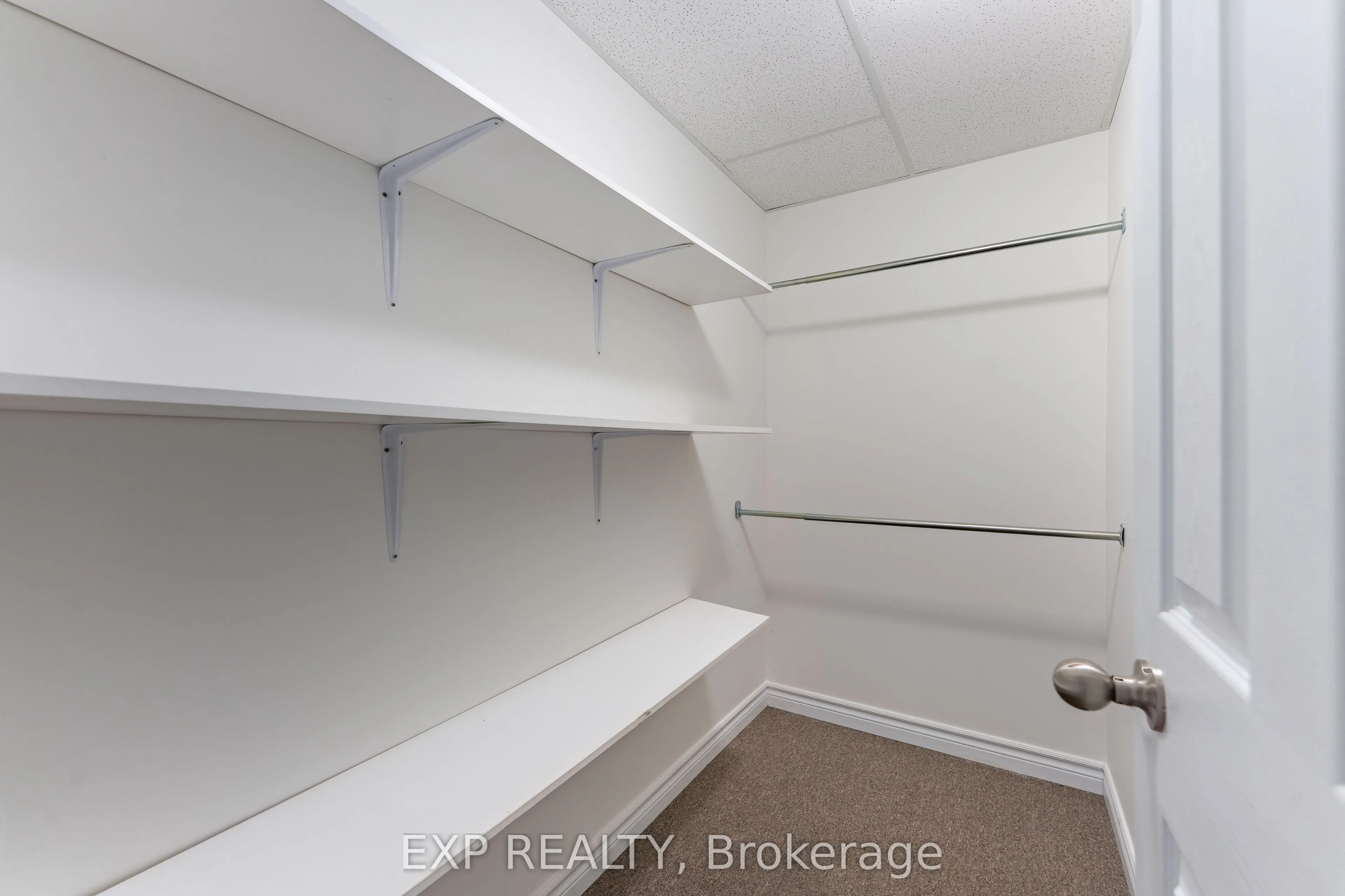 11 Place Madeleine Place