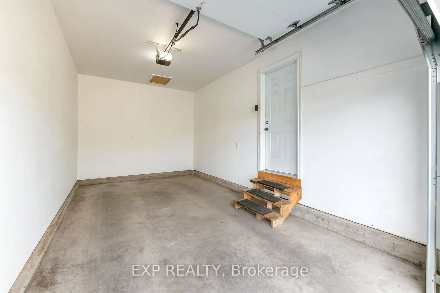 11 Place Madeleine Place