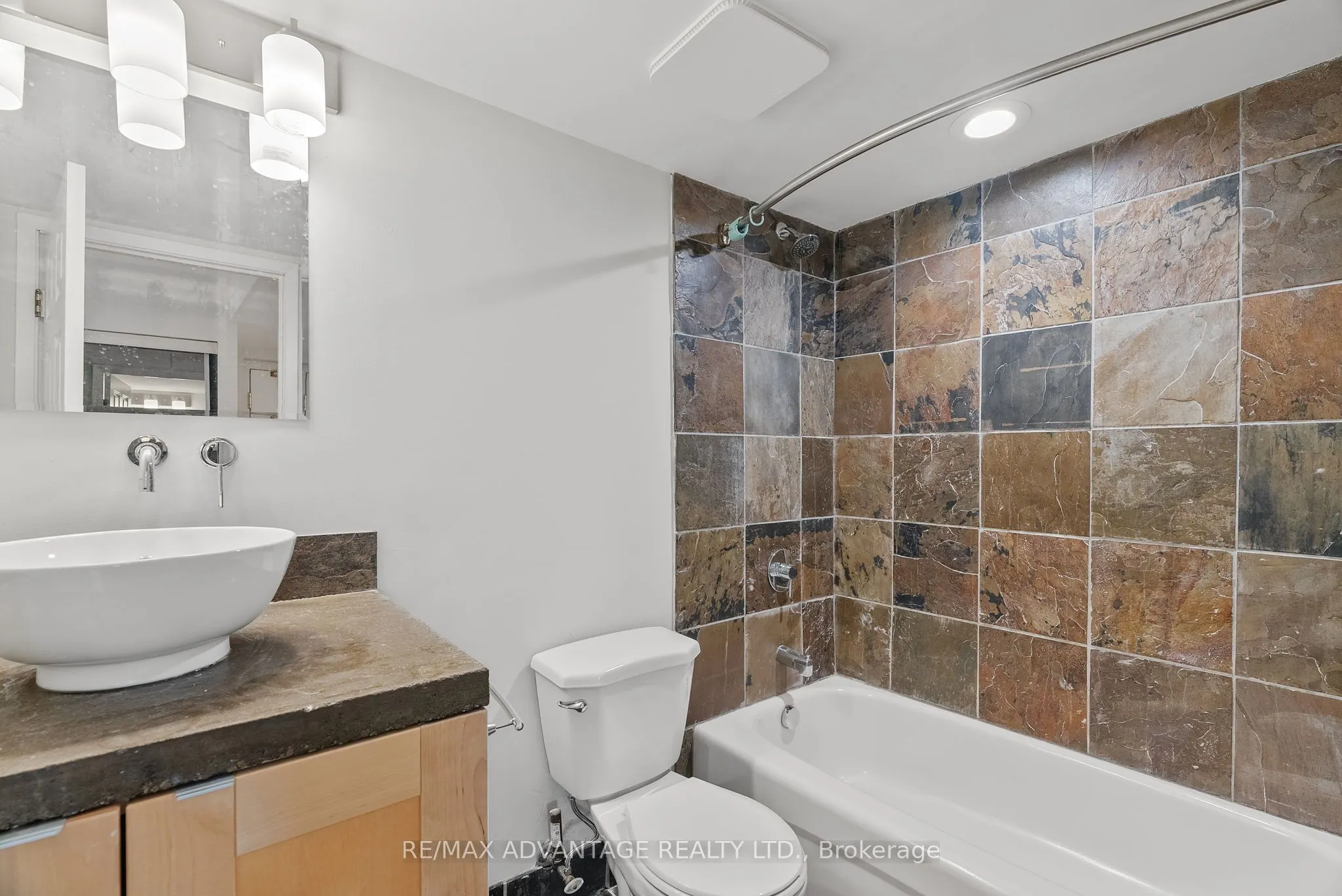 7 Picton Street, #704