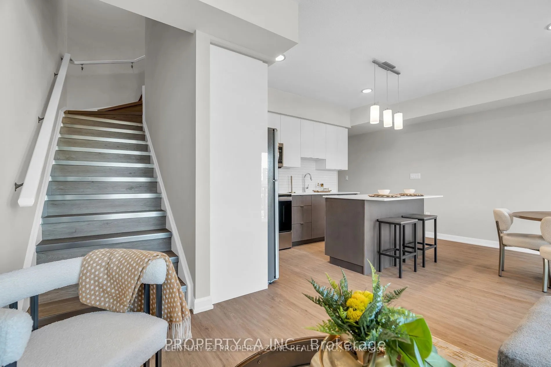 708 Woolwich Street, #113