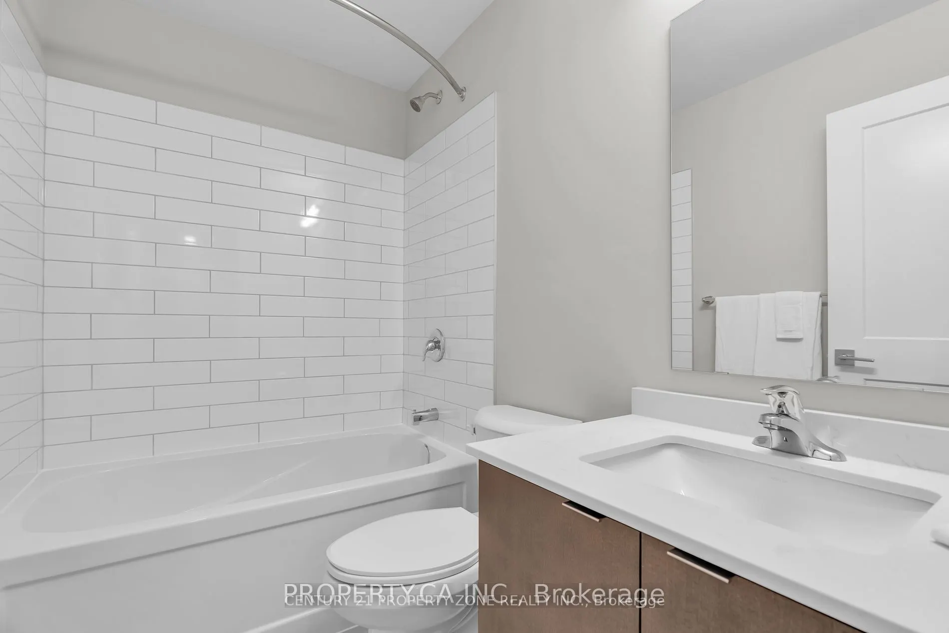 708 Woolwich Street, #113