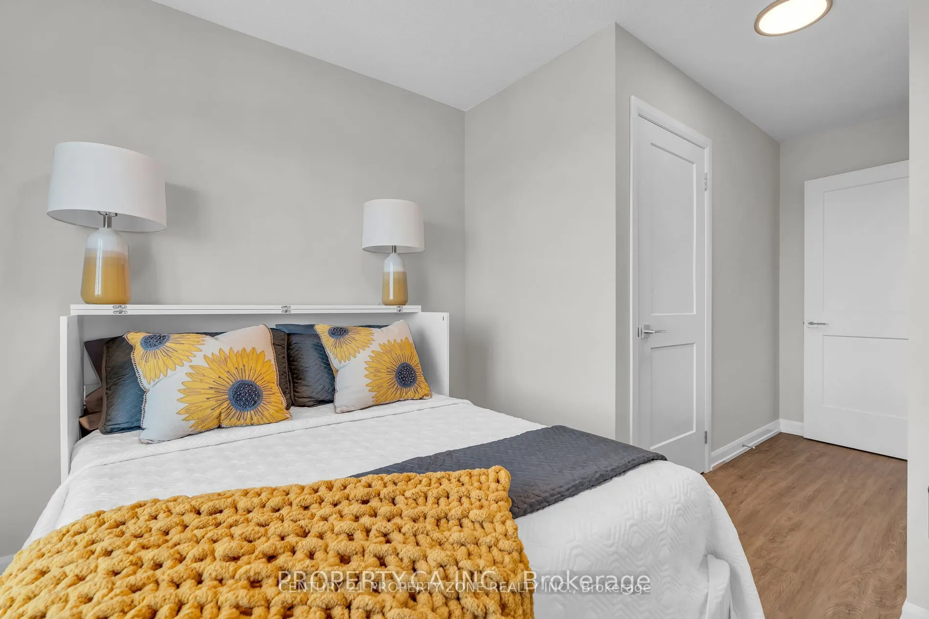 708 Woolwich Street, #113