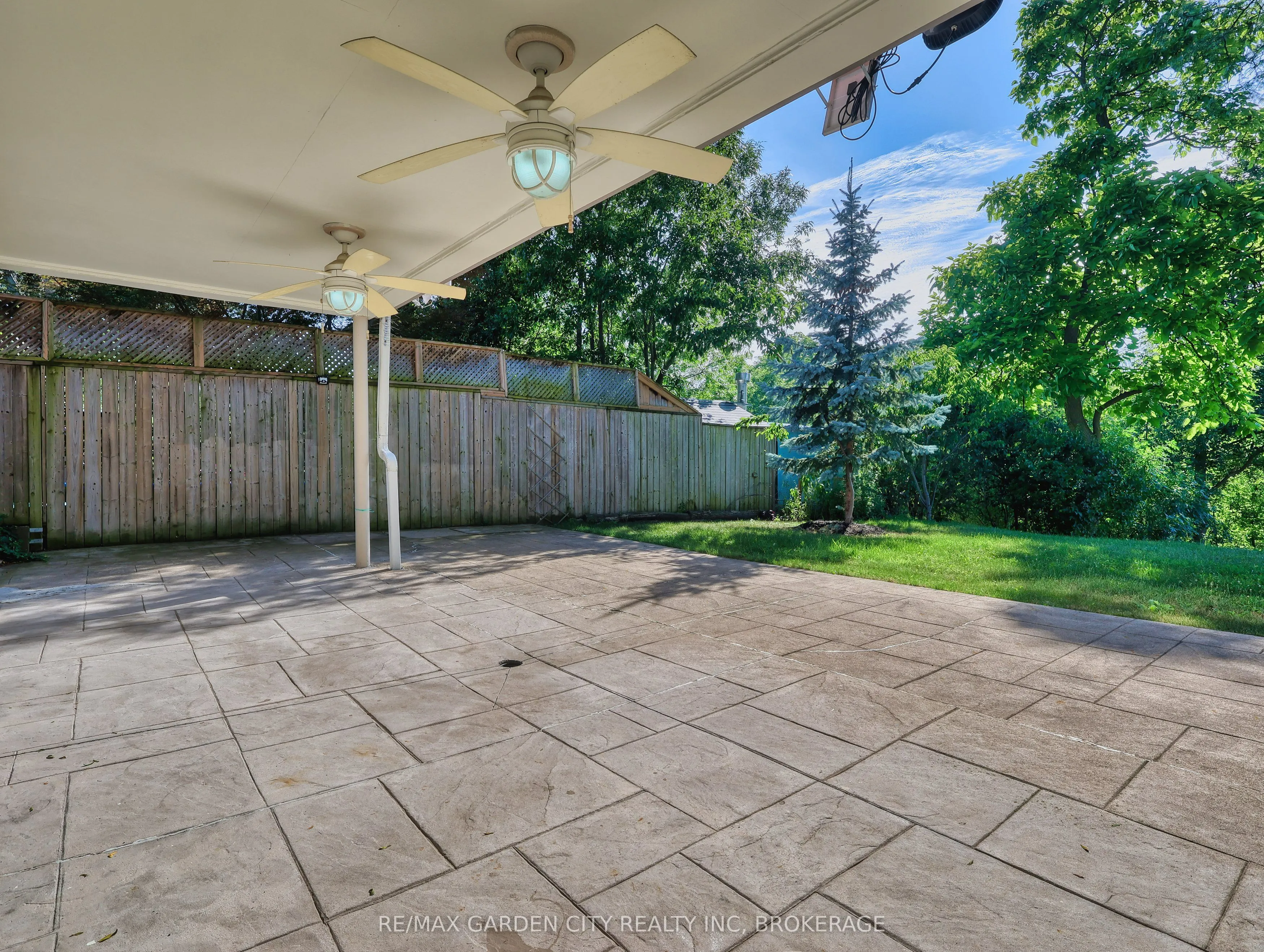 28 MARSDALE Drive