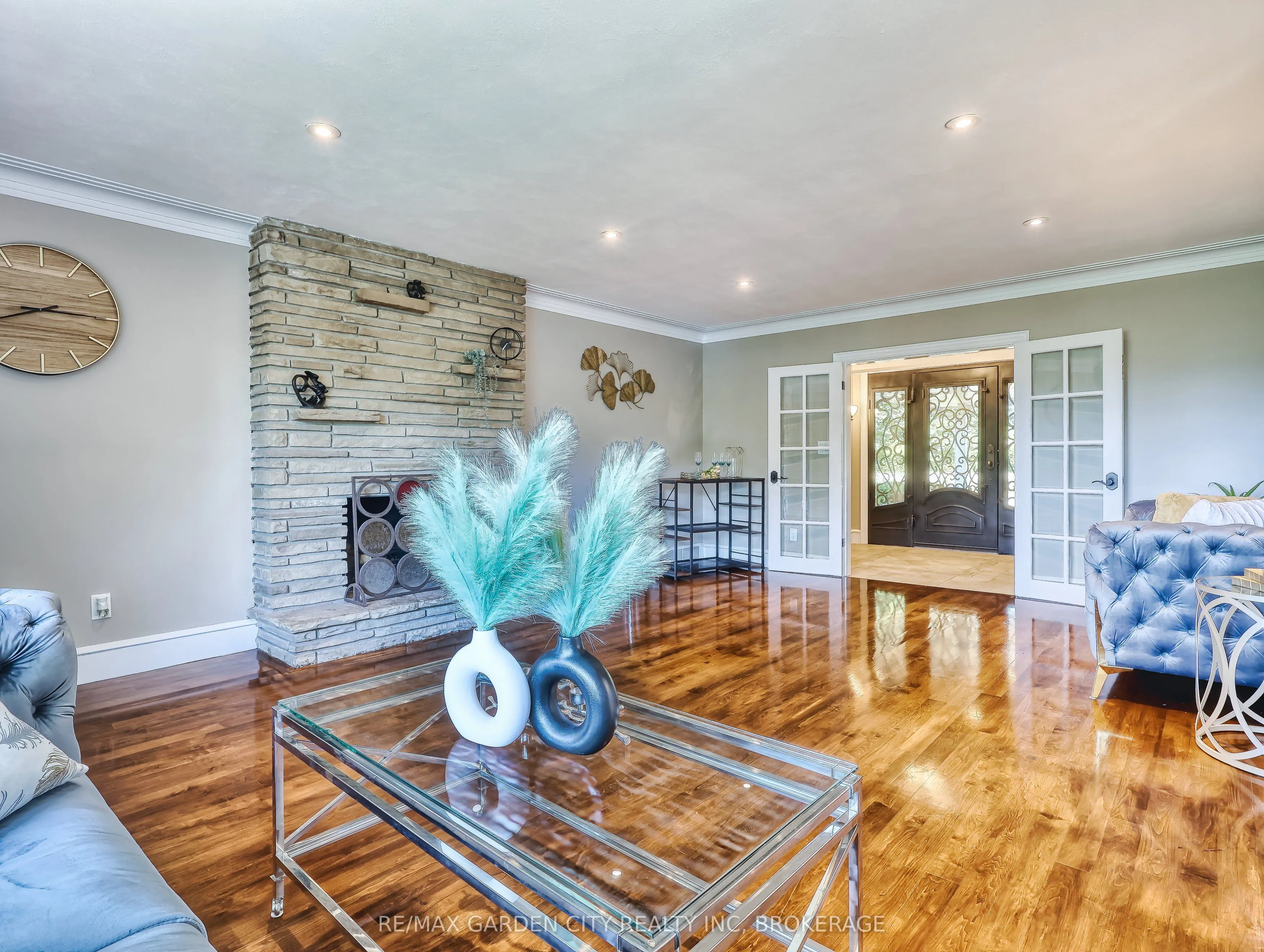 28 MARSDALE Drive