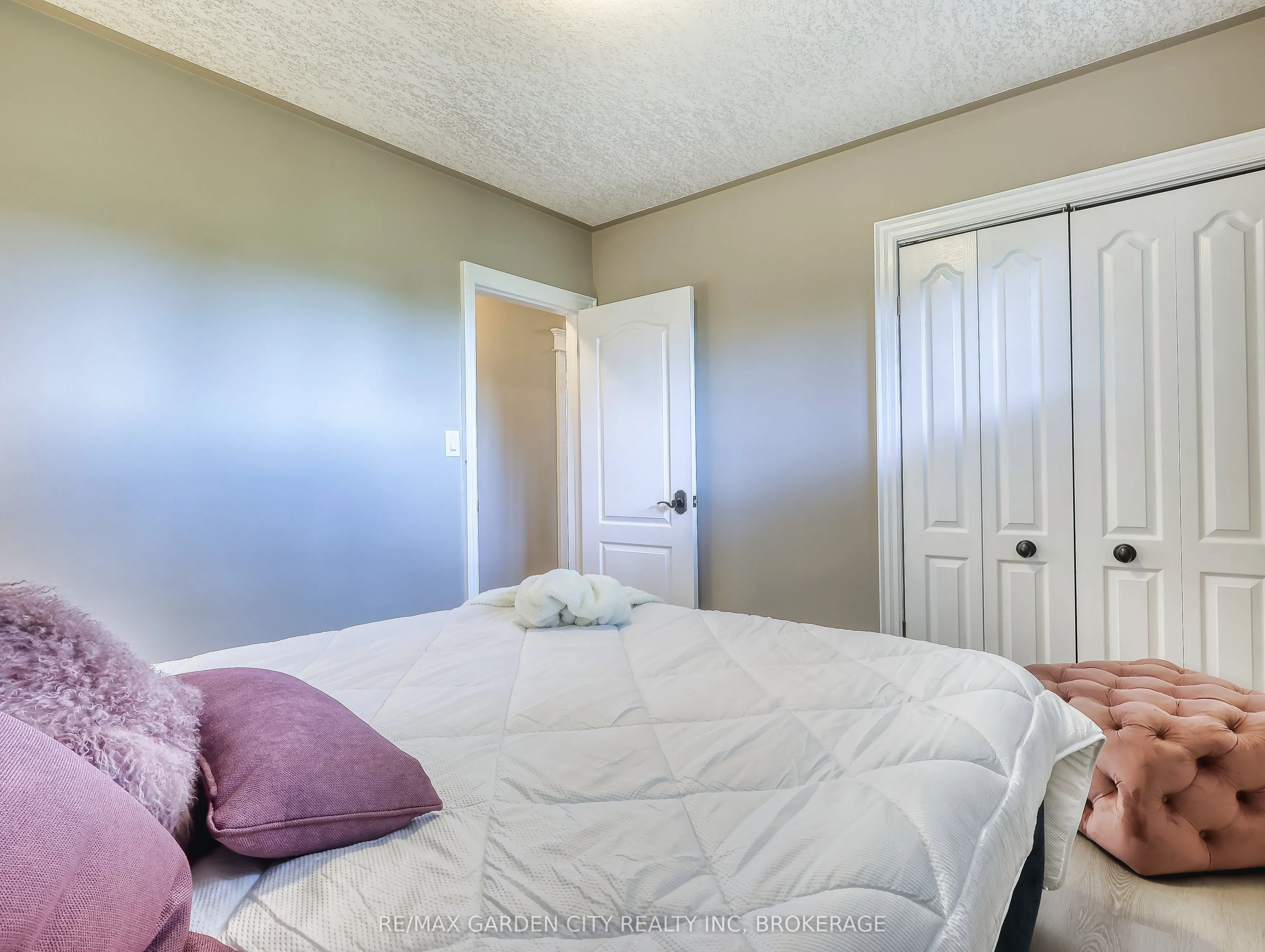 28 MARSDALE Drive