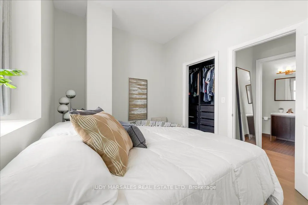 50 Murray Street W, #301