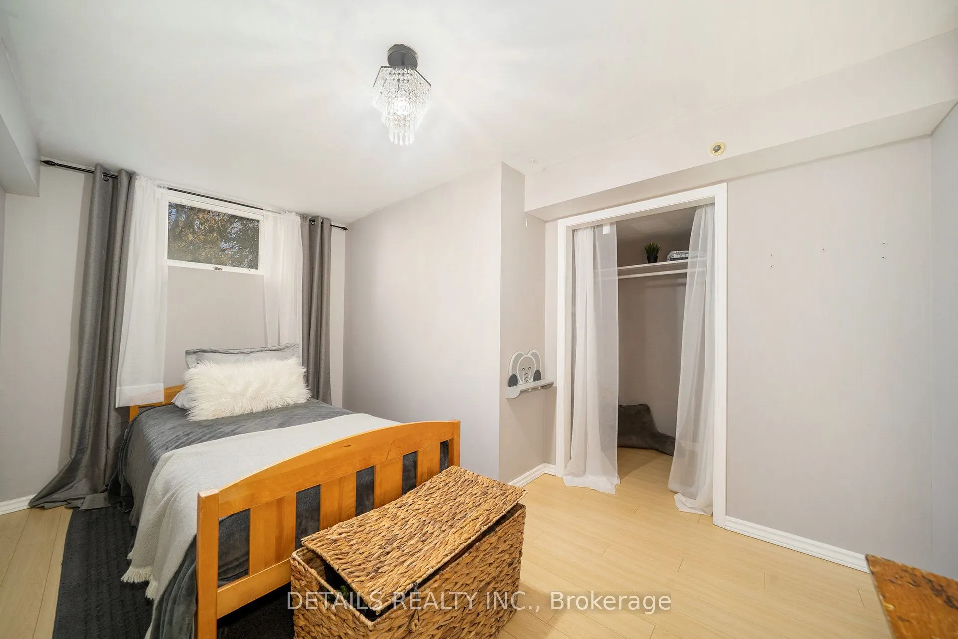 2298 James Craig Street