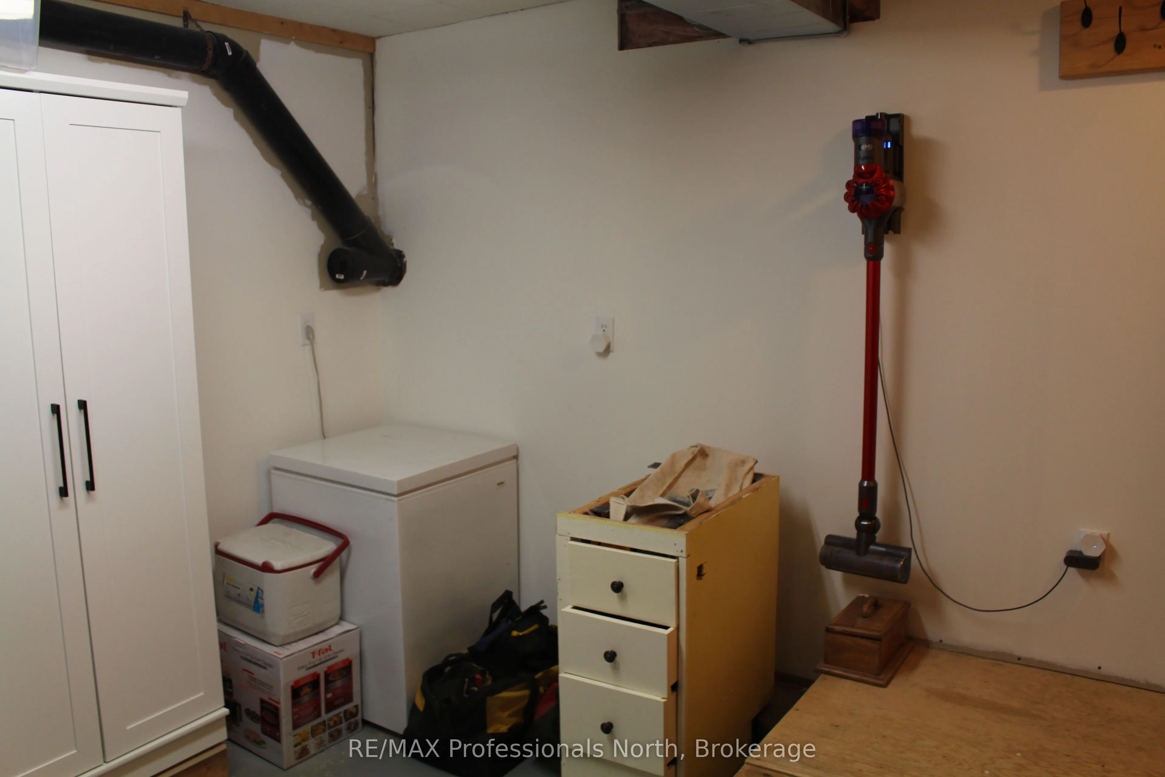 1121 Old Donald Road N