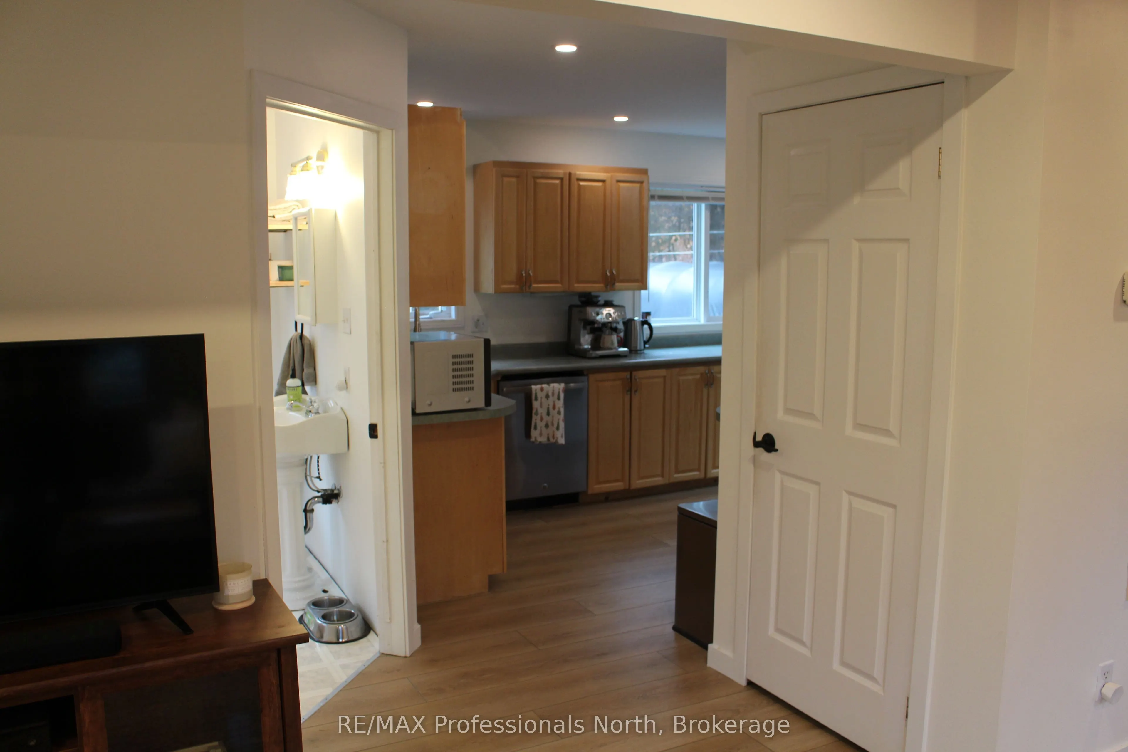 1121 Old Donald Road N