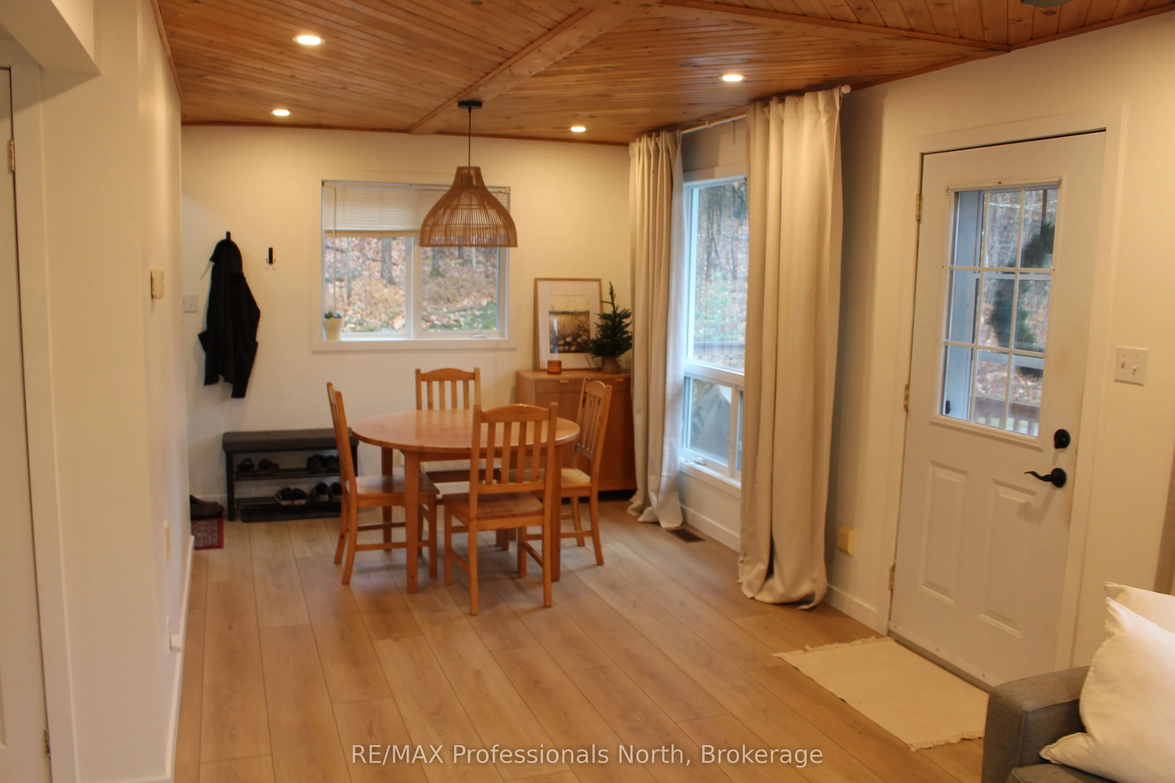 1121 Old Donald Road N