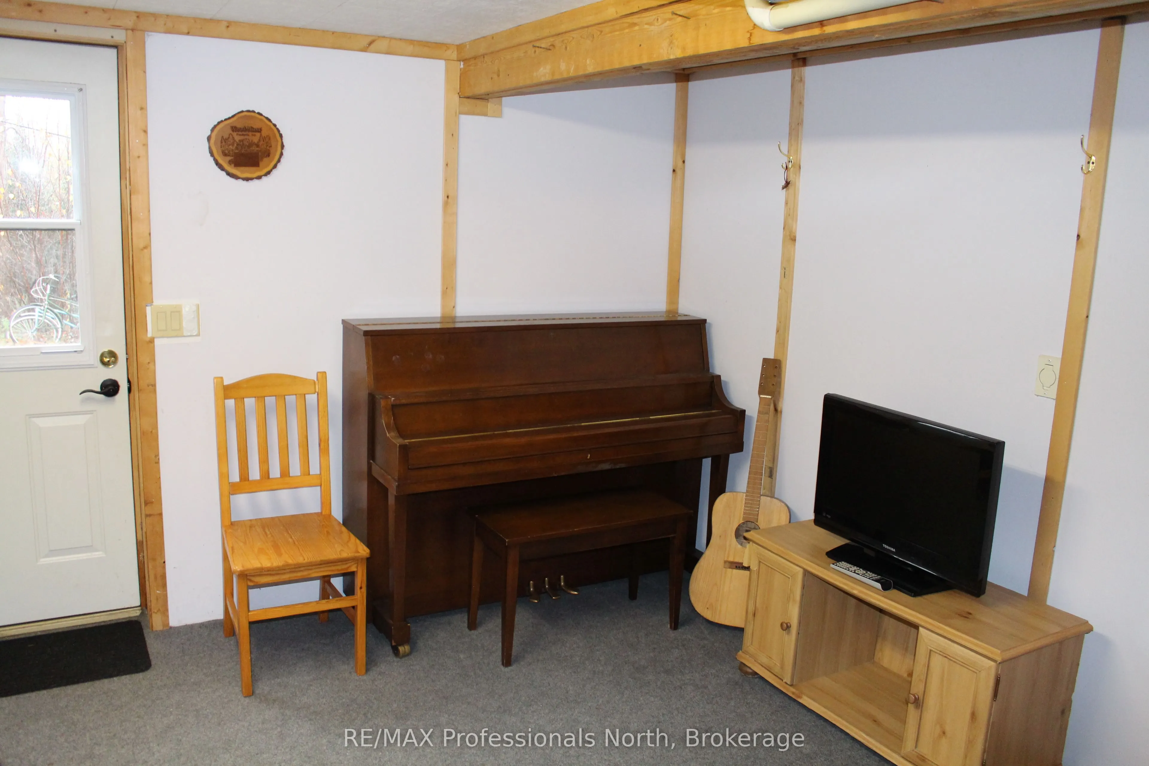 1121 Old Donald Road N