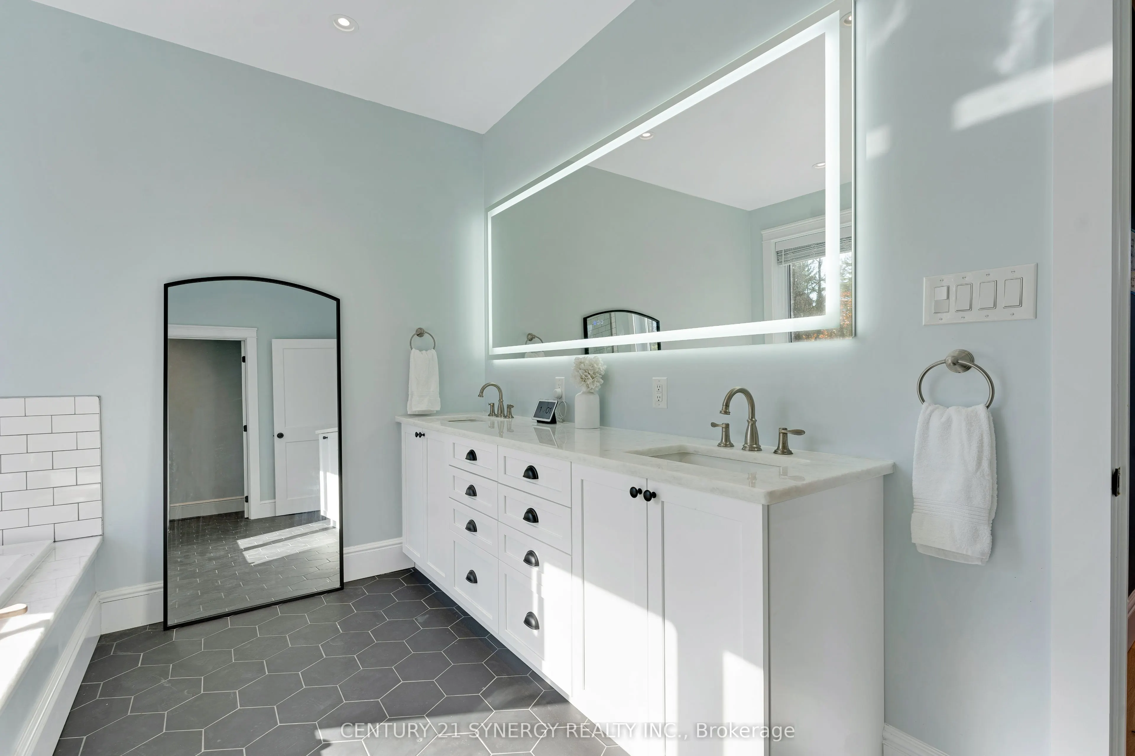 1380 Ramsay Concession 3A Concession